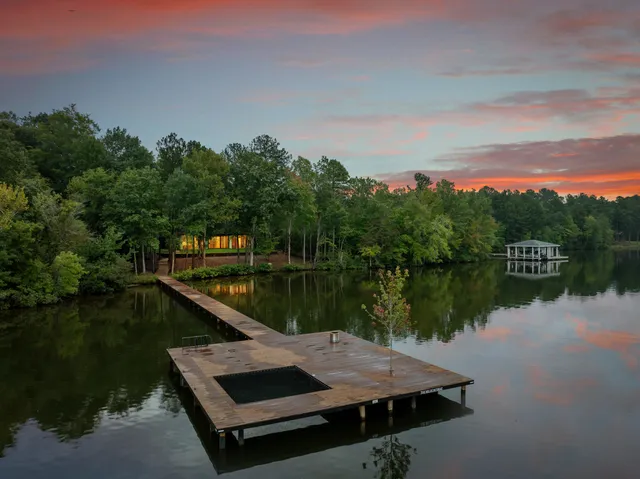 Wander Gaston Waterfront