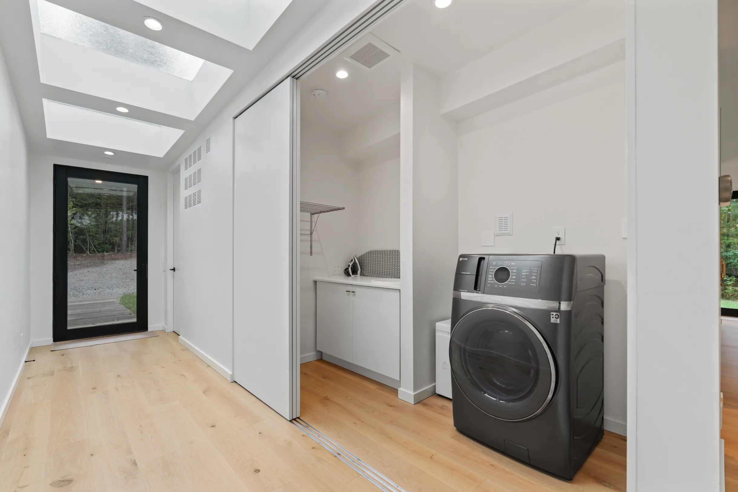 Designer's Glass Waterfront Lakehouse #5