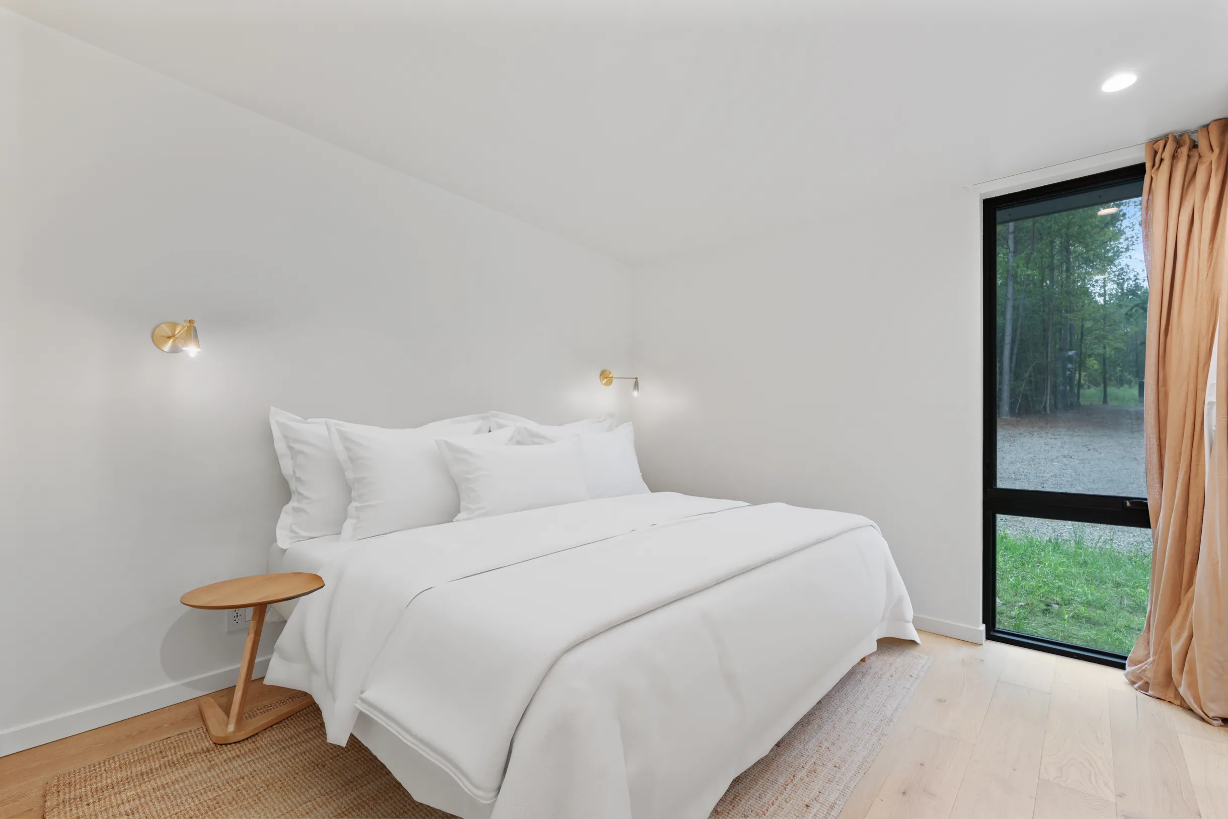 Designer's Glass Waterfront Lakehouse #32