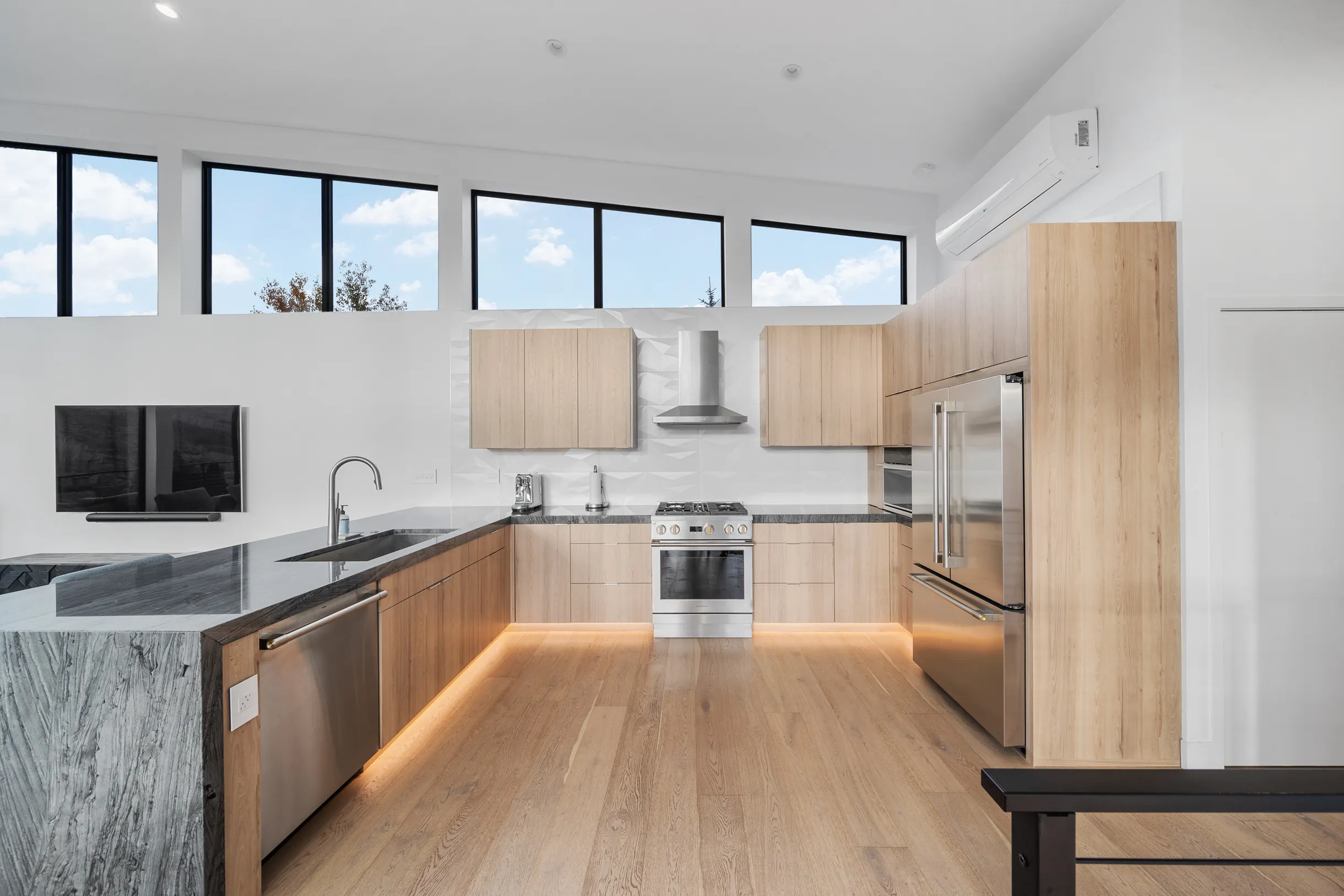 Wander Crested Peaks #8