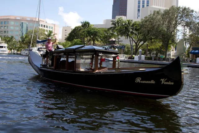 Las Olas Gondola Tours