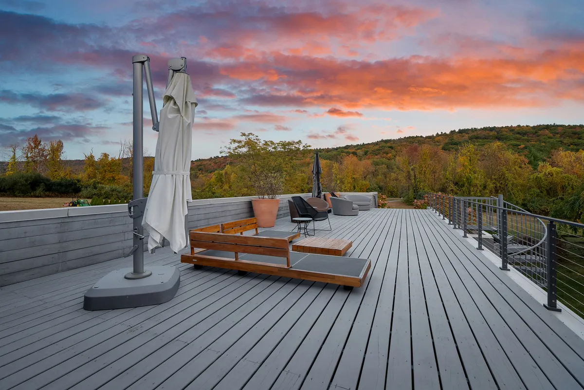Balcony - Image 3