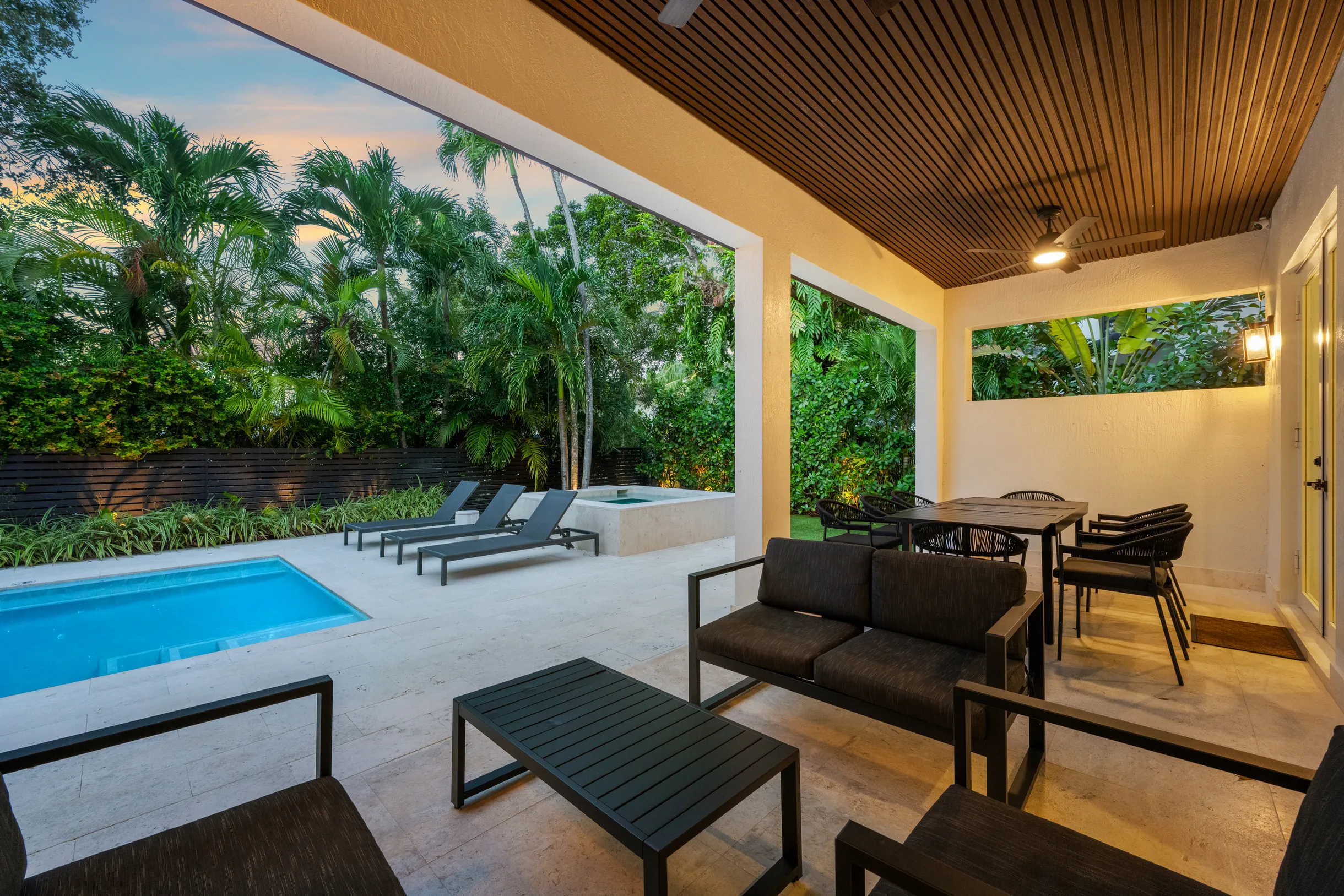 Wander Coral Gables Palms #92