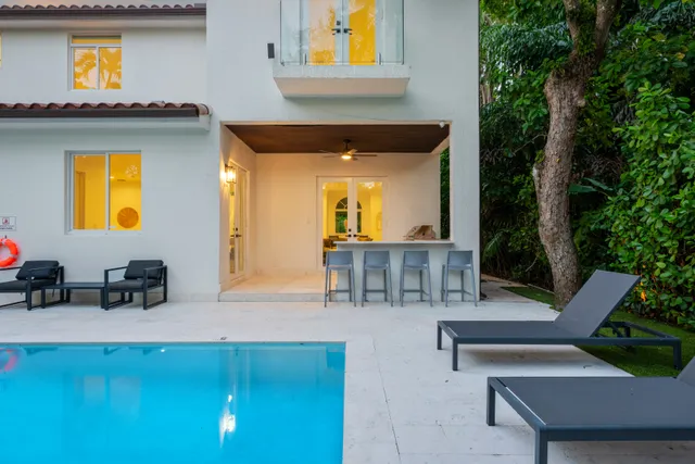 Wander Coral Gables Palms