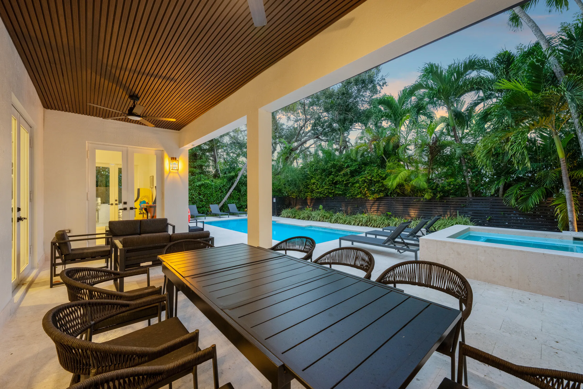 Wander Coral Gables Palms #94