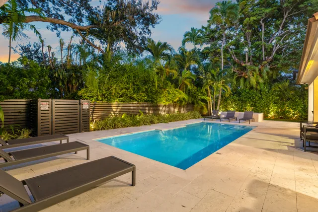 Wander Coral Gables Palms