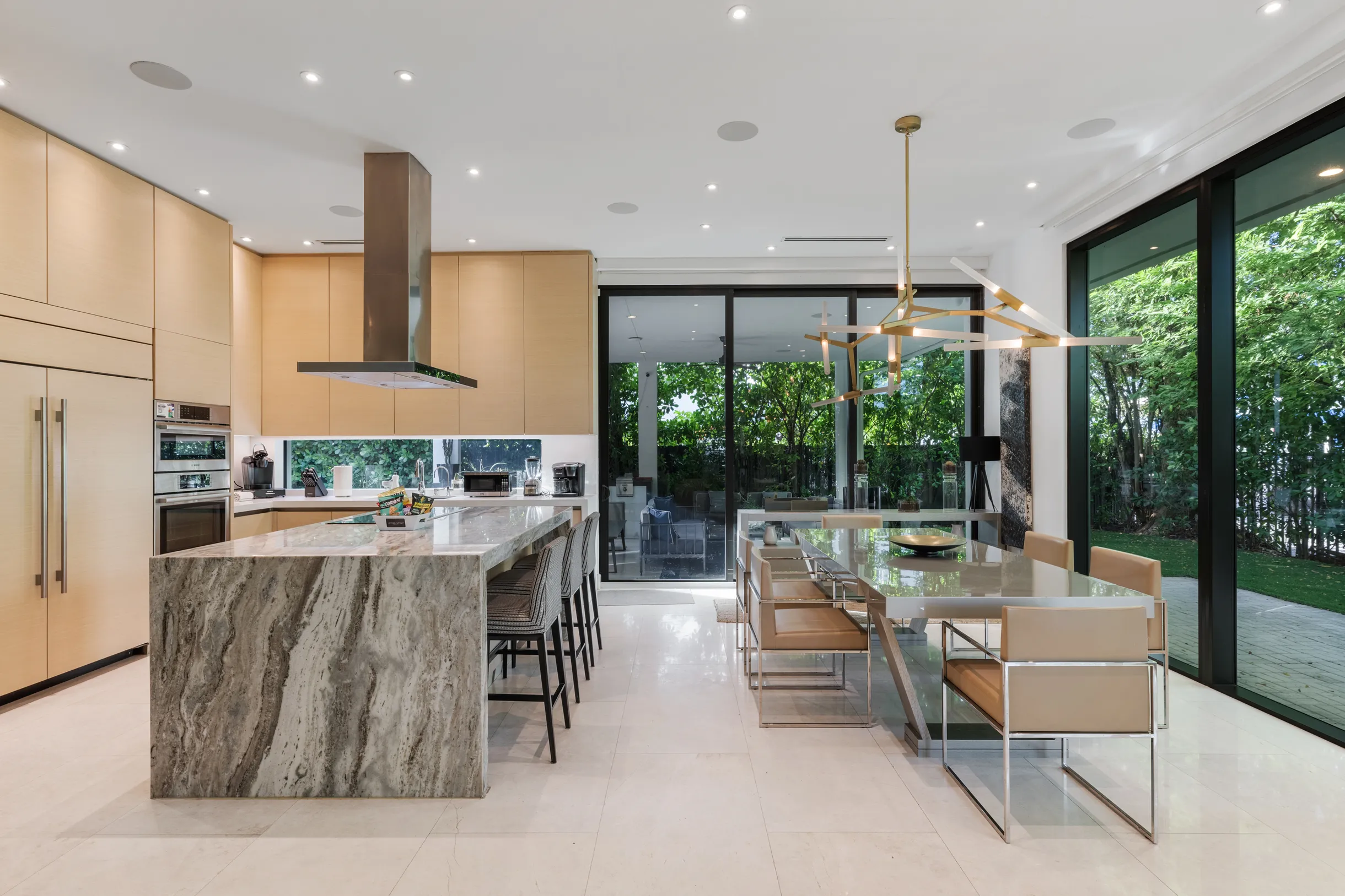 Wander District Palms #68