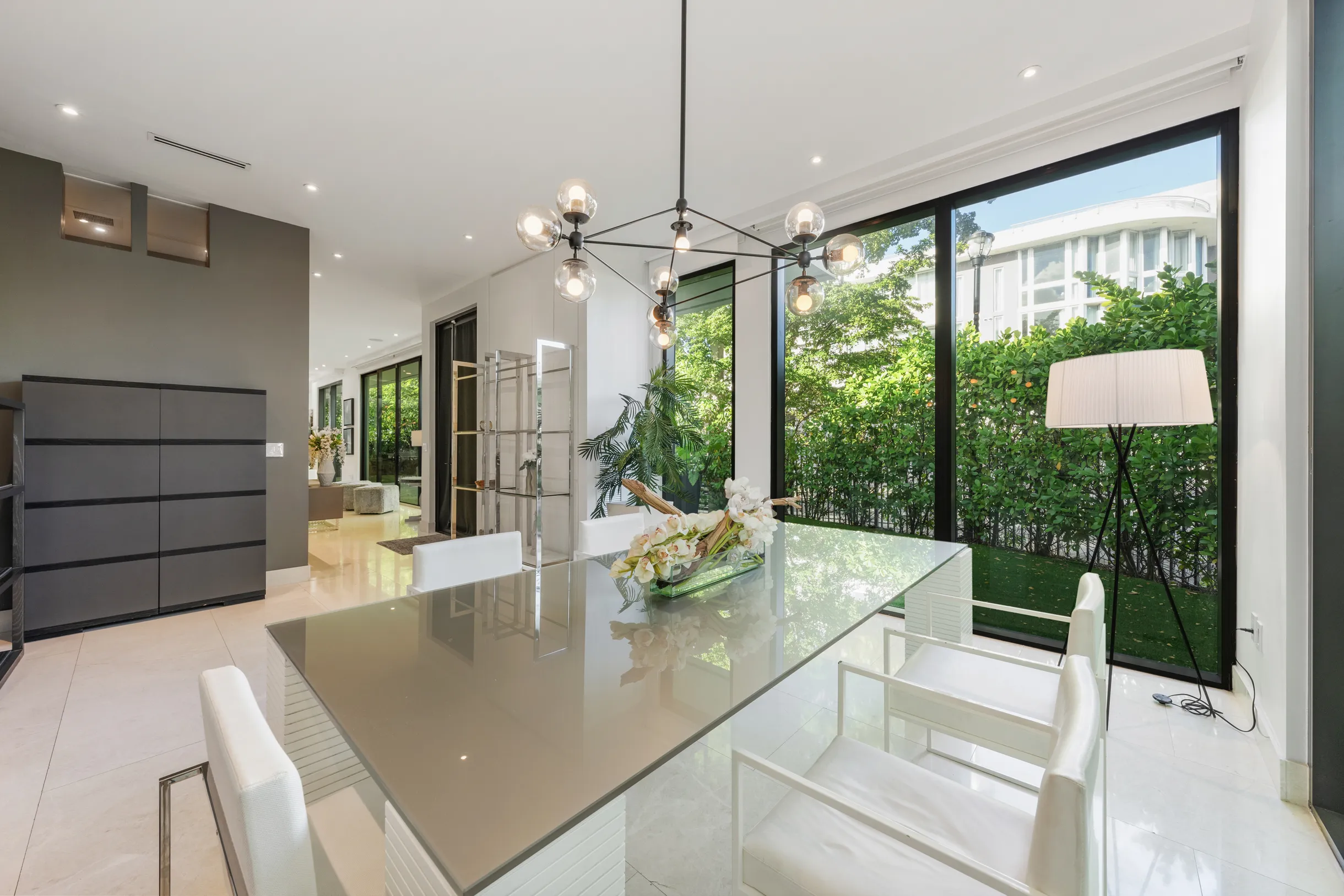 Wander District Palms #47