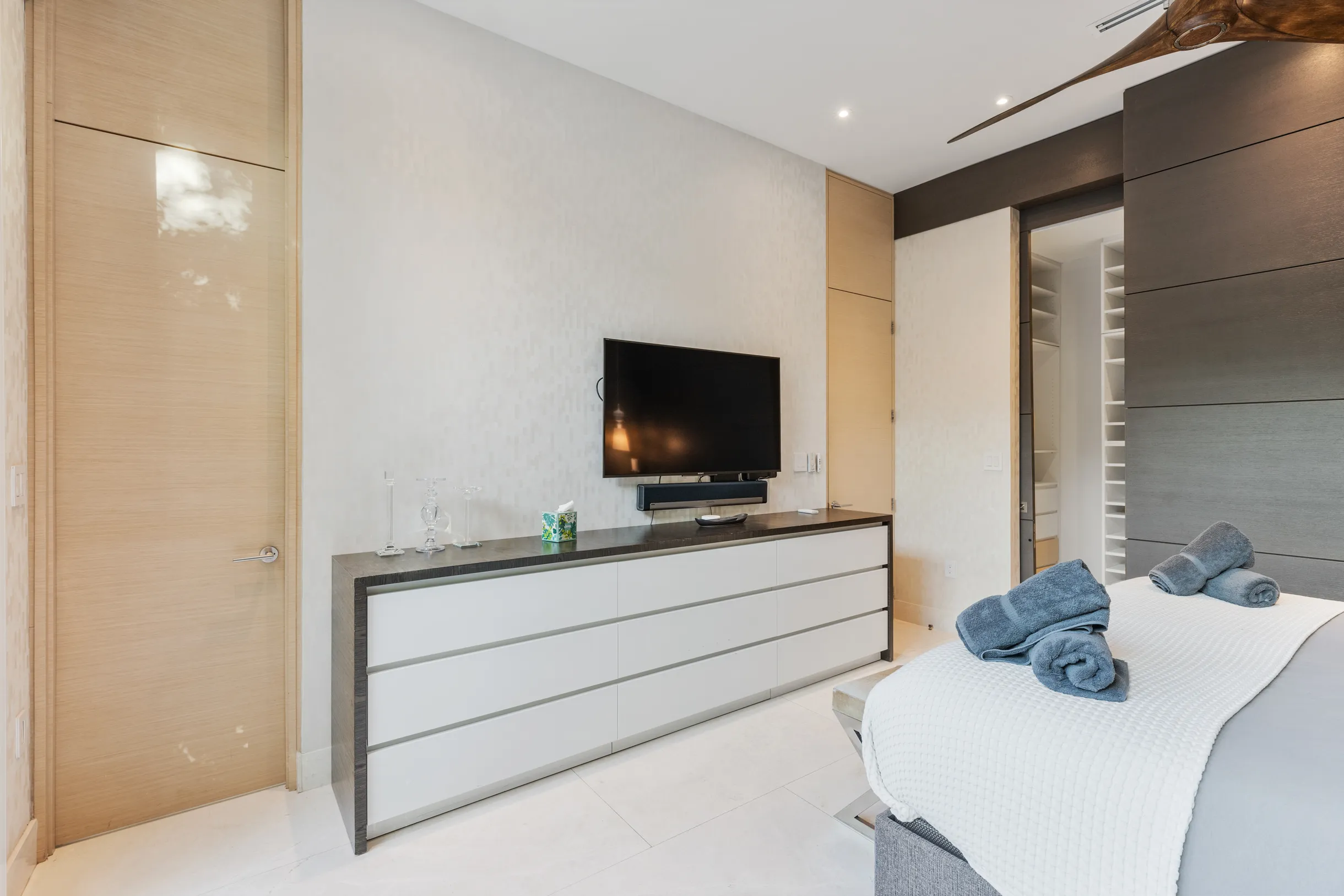 Wander District Palms #64