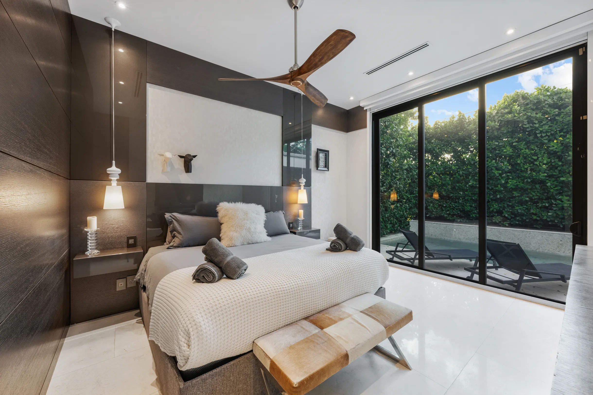 Wander District Palms #23