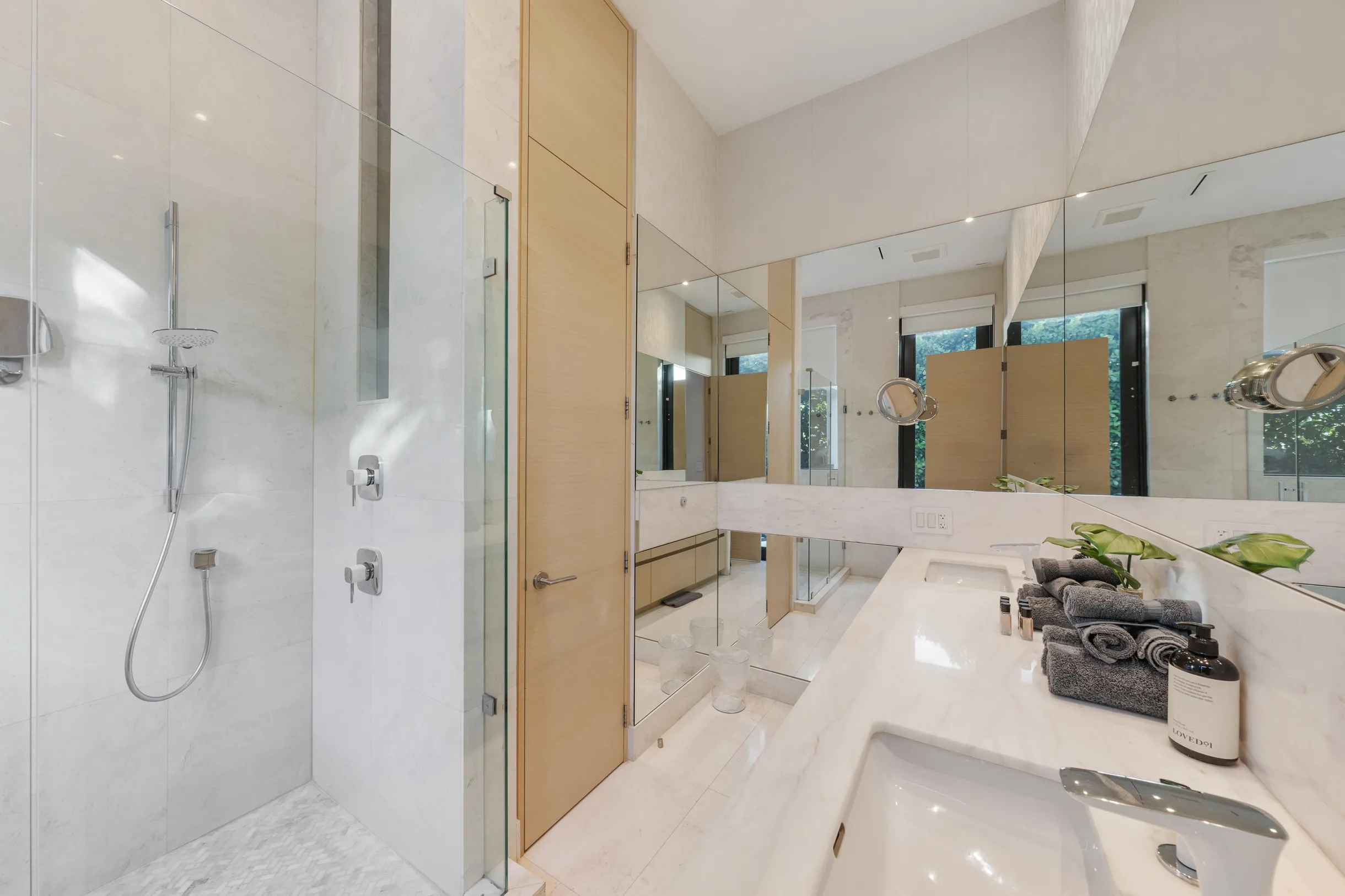 Wander District Palms #11