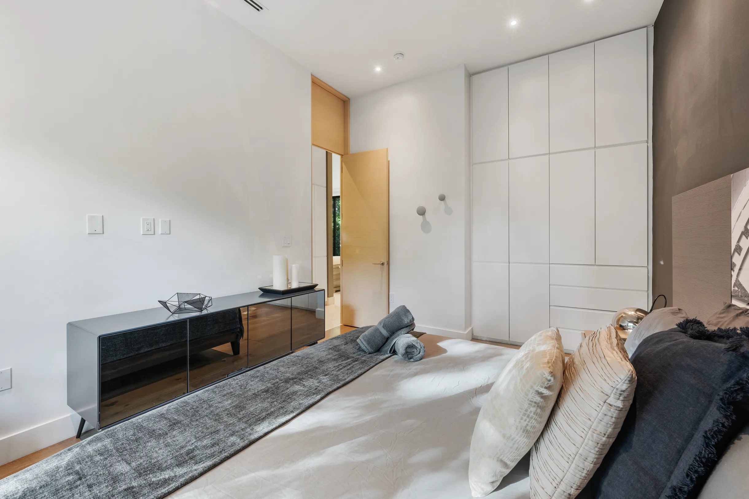 Wander District Palms #51