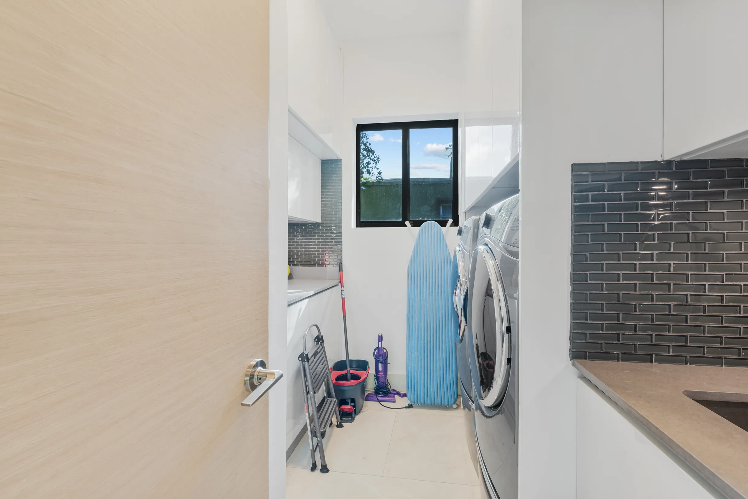 Wander District Palms #30