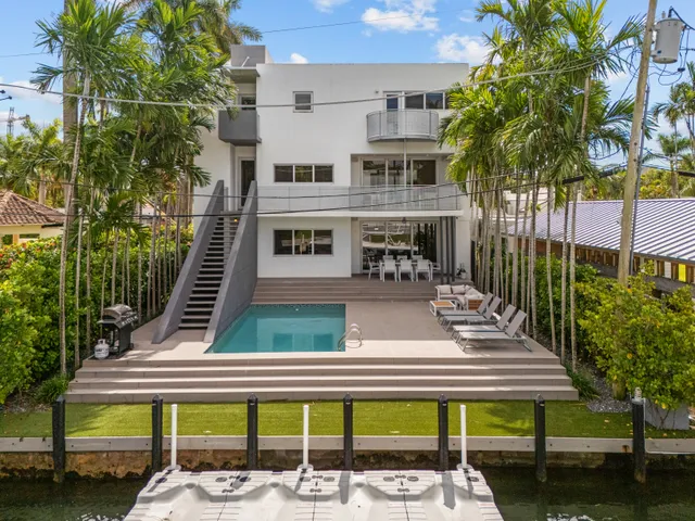 Wander Grove Waterfront