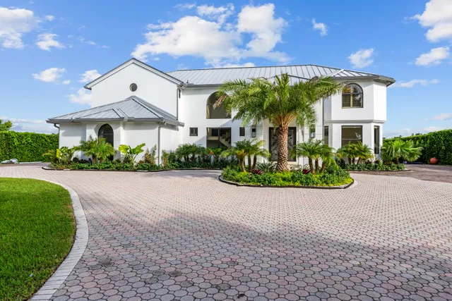 Villa / Pool, Jacuzzi, Pickleball property photo 10