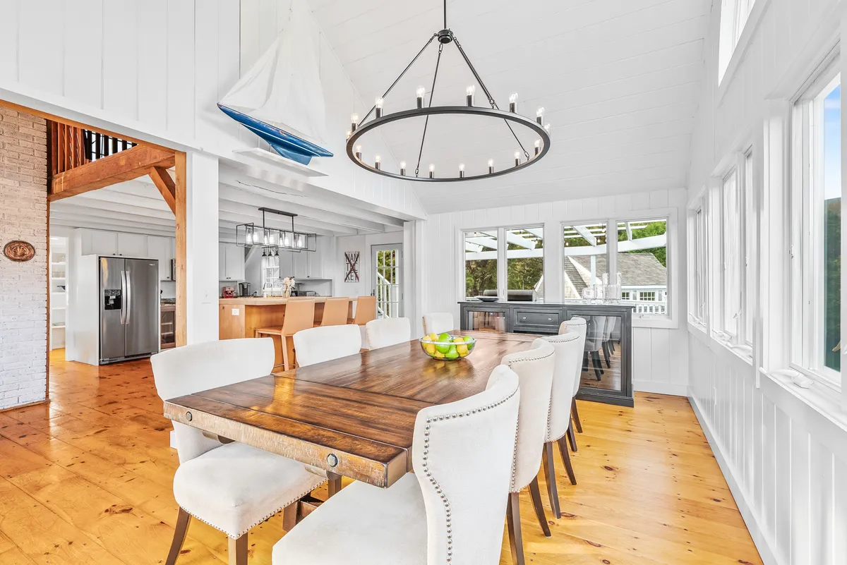 Wander Martha's Vineyard