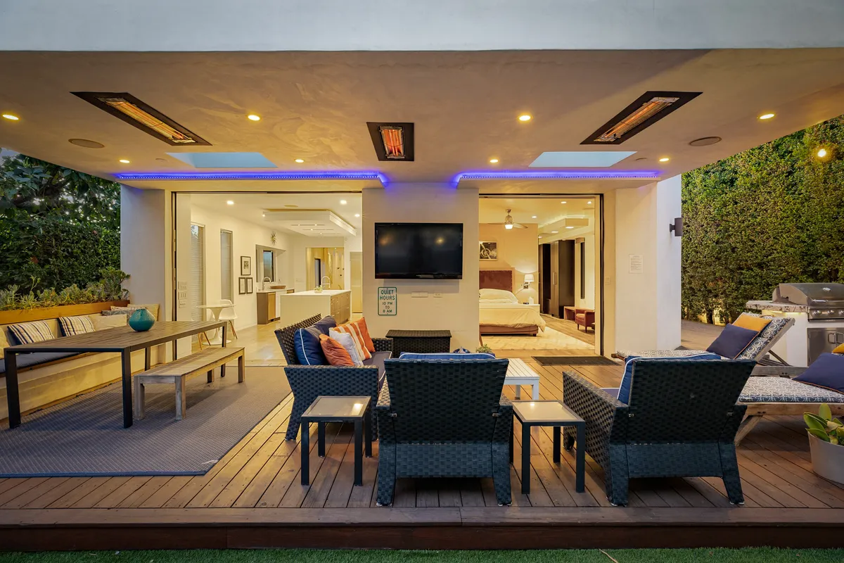 Wander Hollywood Canyon