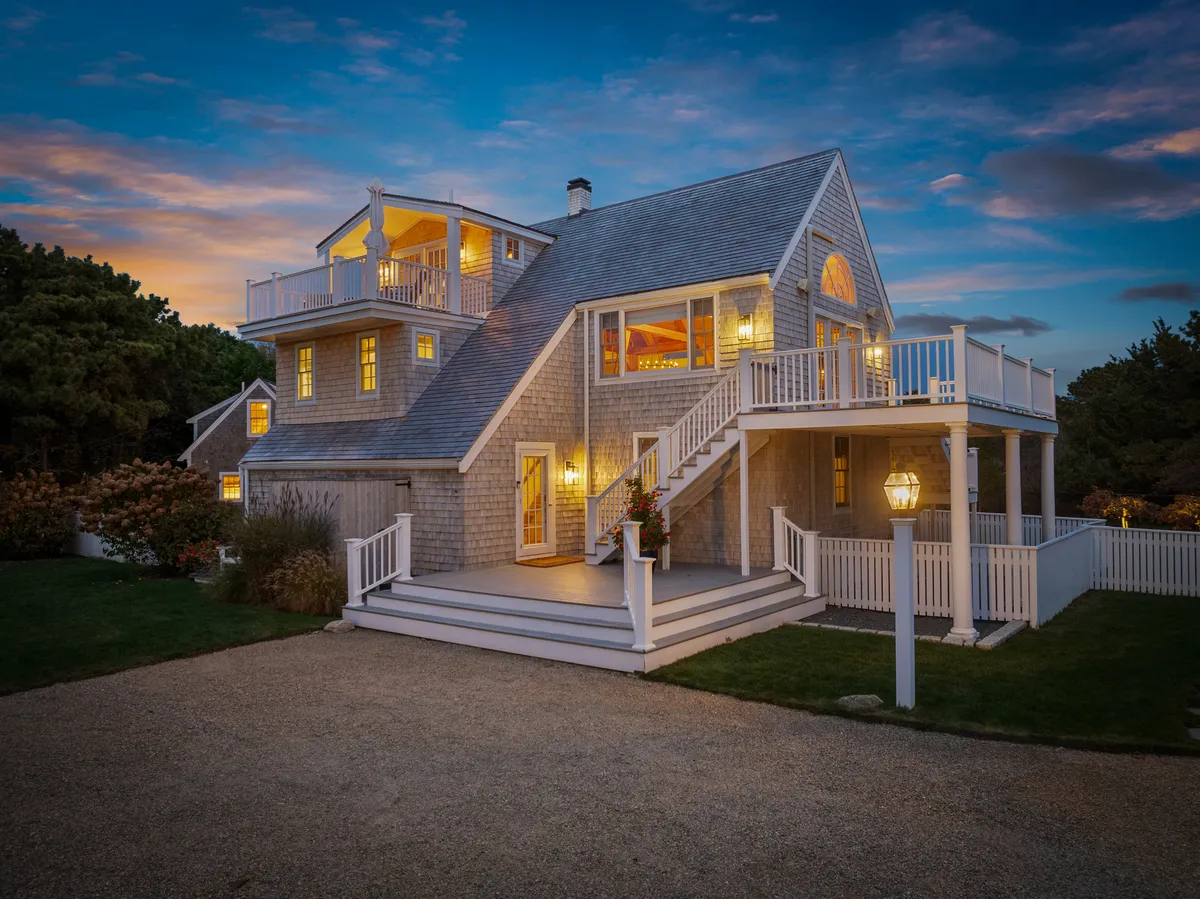 Wander Martha's Vineyard