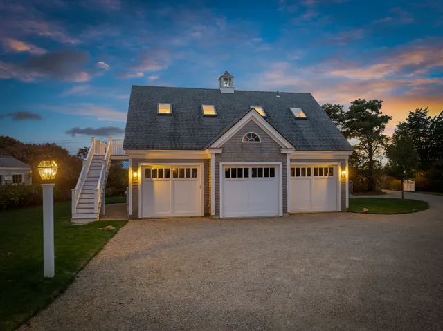 Wander Martha's Vineyard