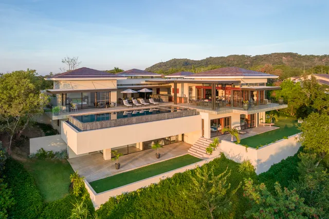 Wander Punta Mita Coral