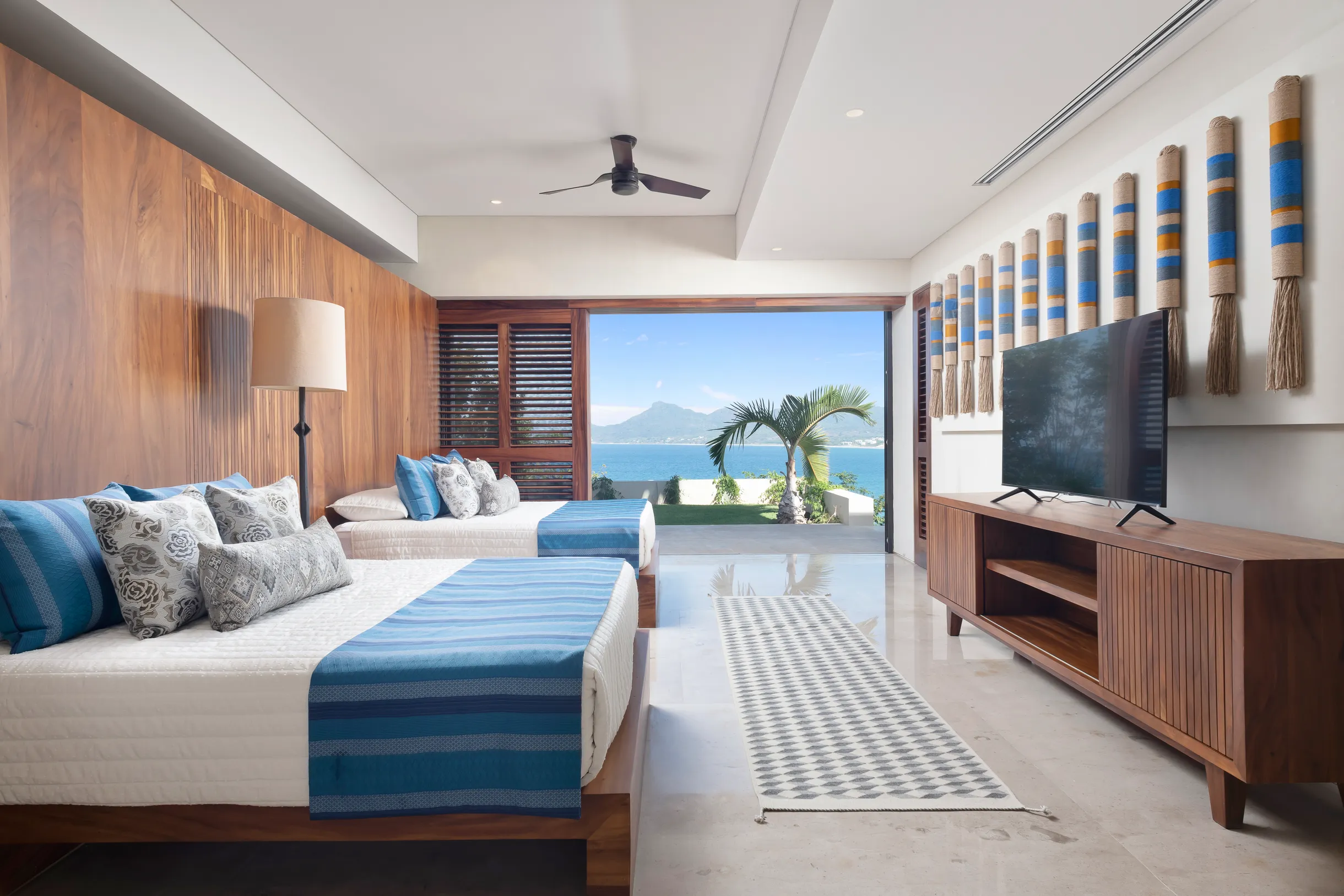 Wander Punta Mita Coral #25