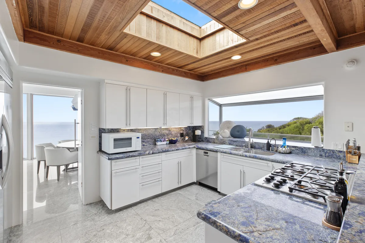 Wander Encinitas Shores