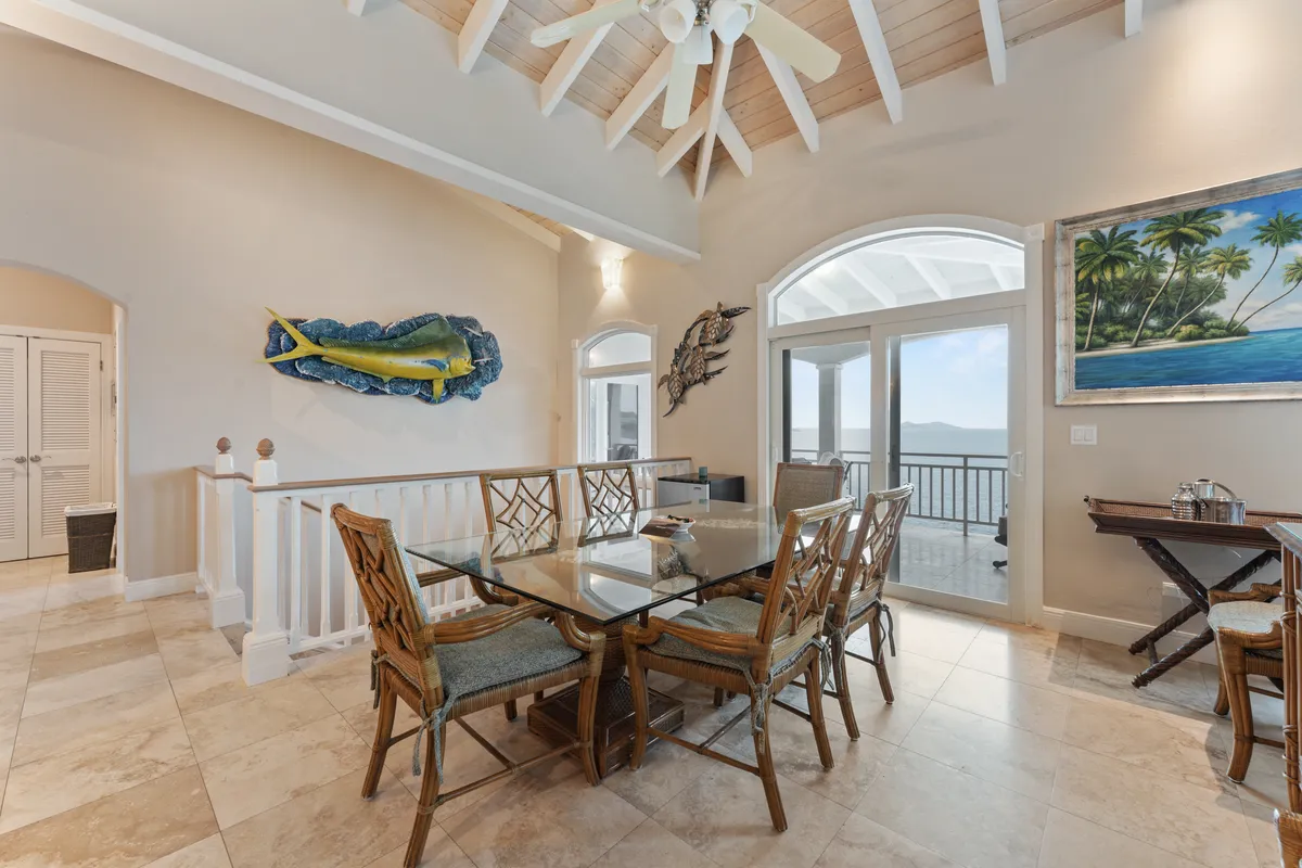 Wander St. Thomas Shores