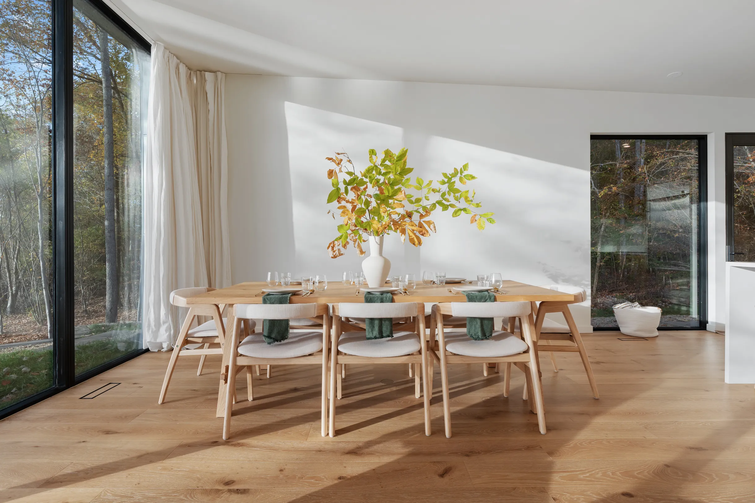 Designer's Glass Waterfront Lakehouse #21