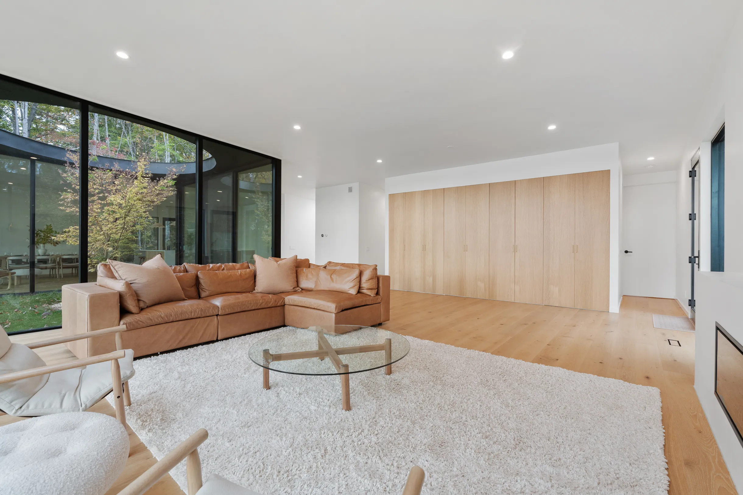 Designer's Glass Waterfront Lakehouse #51