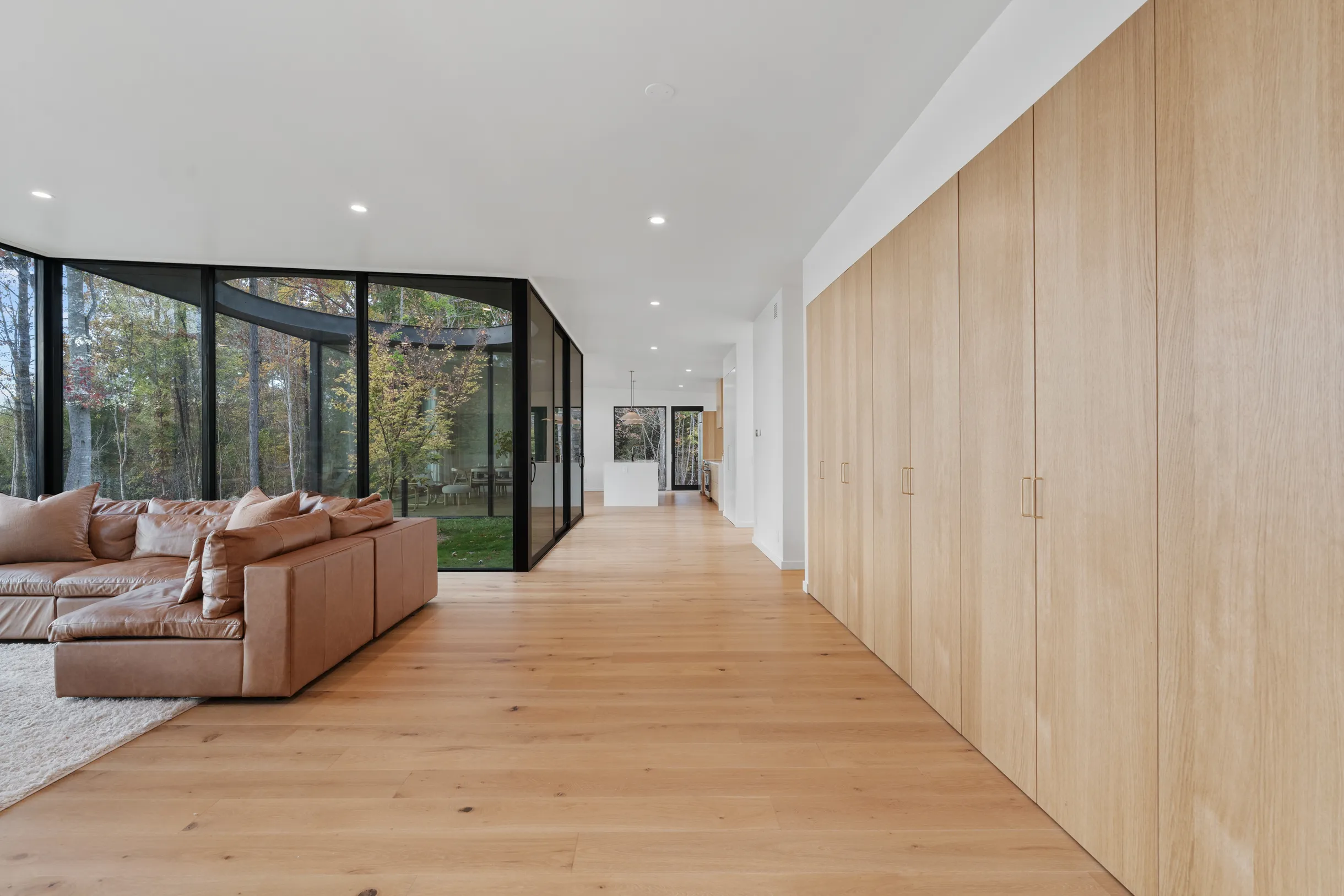 Designer's Glass Waterfront Lakehouse #55