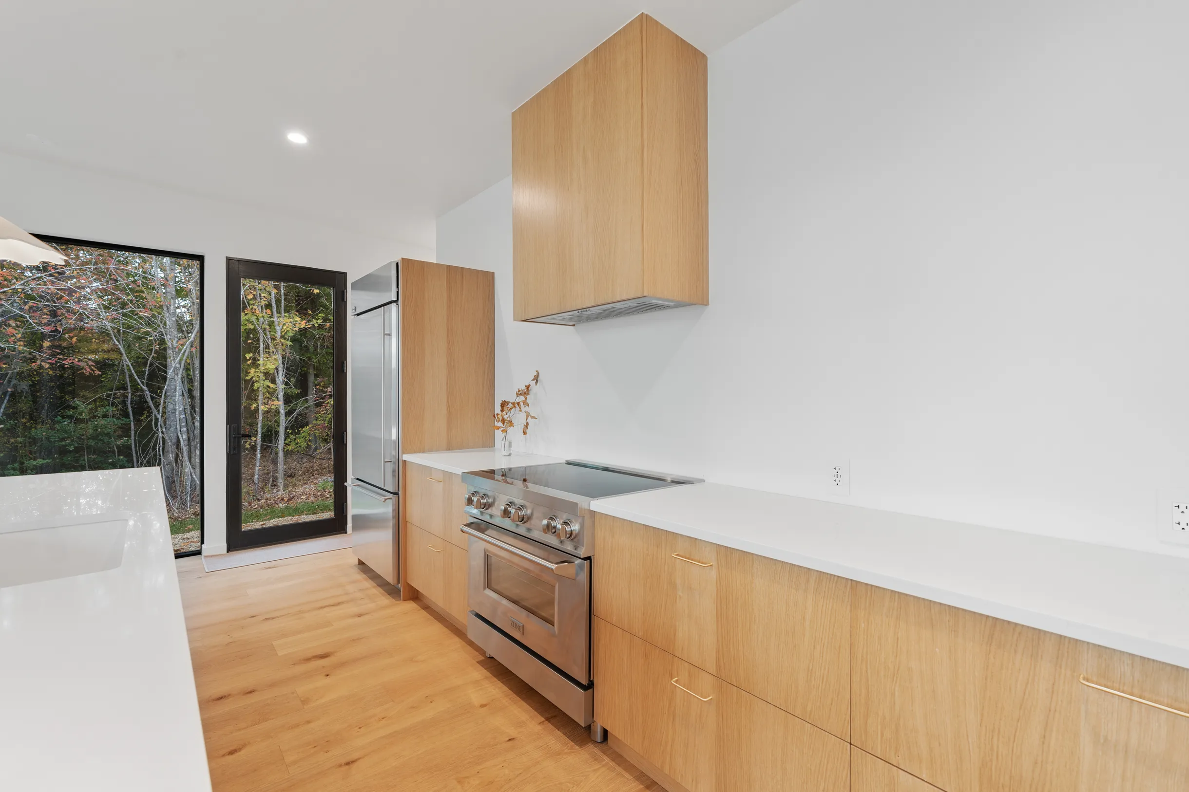 Designer's Glass Waterfront Lakehouse #35