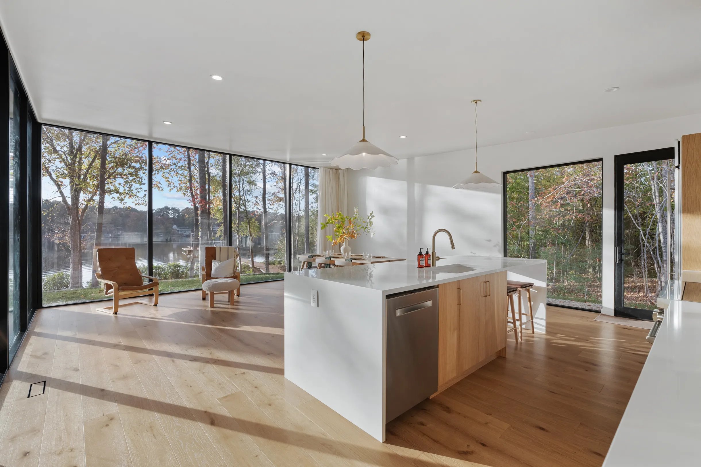 Designer's Glass Waterfront Lakehouse #24