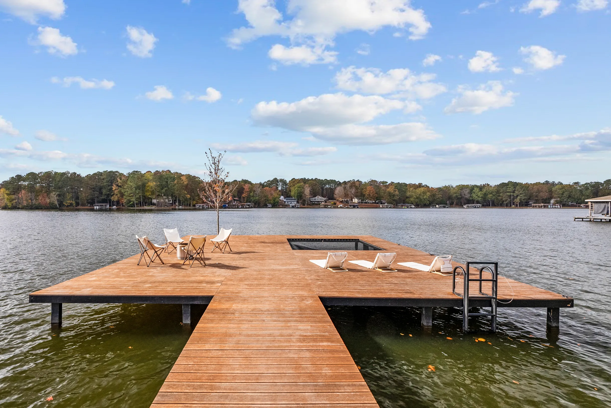 Designer's Glass Waterfront Lakehouse #26