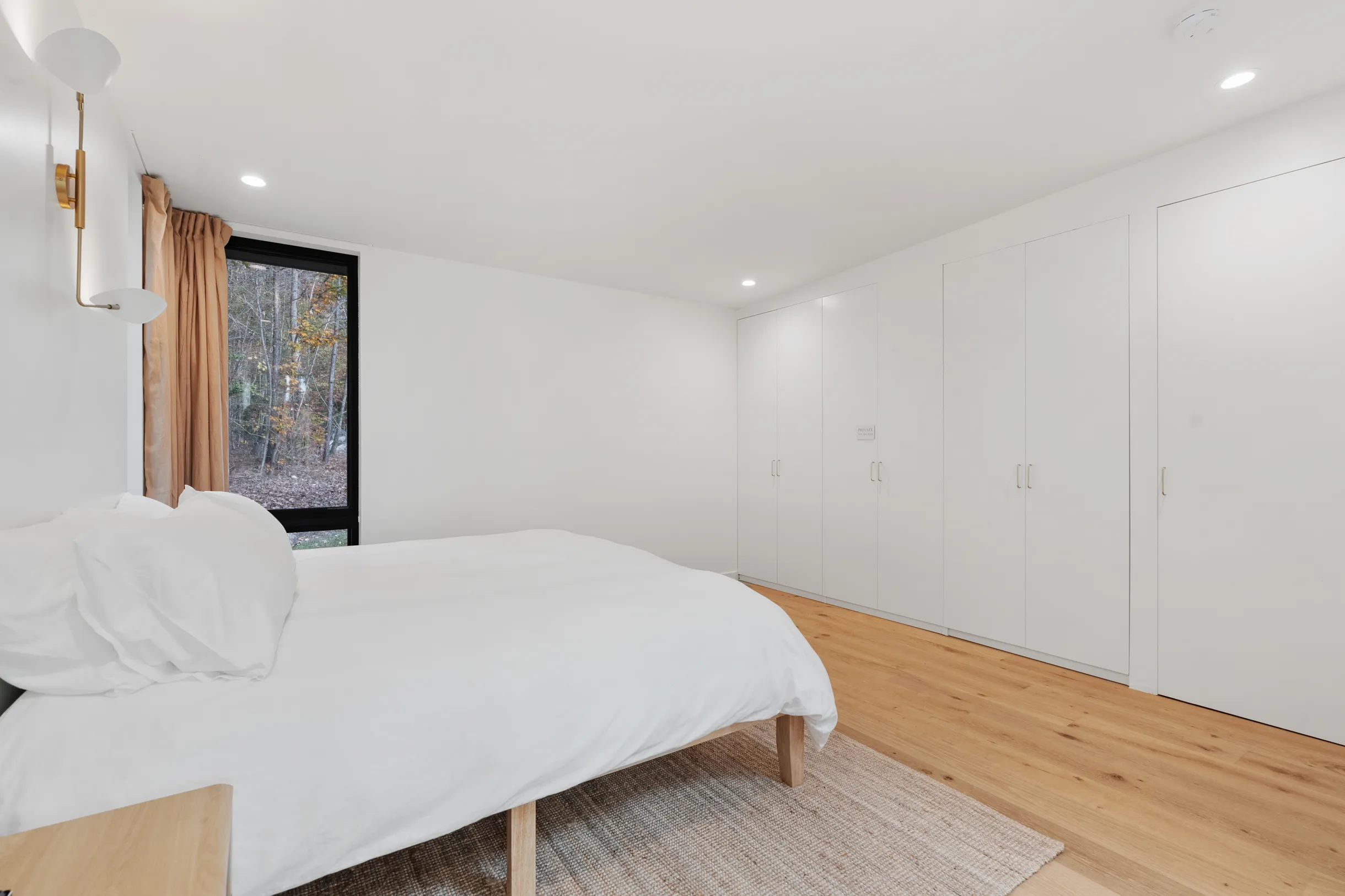 Designer's Glass Waterfront Lakehouse #38