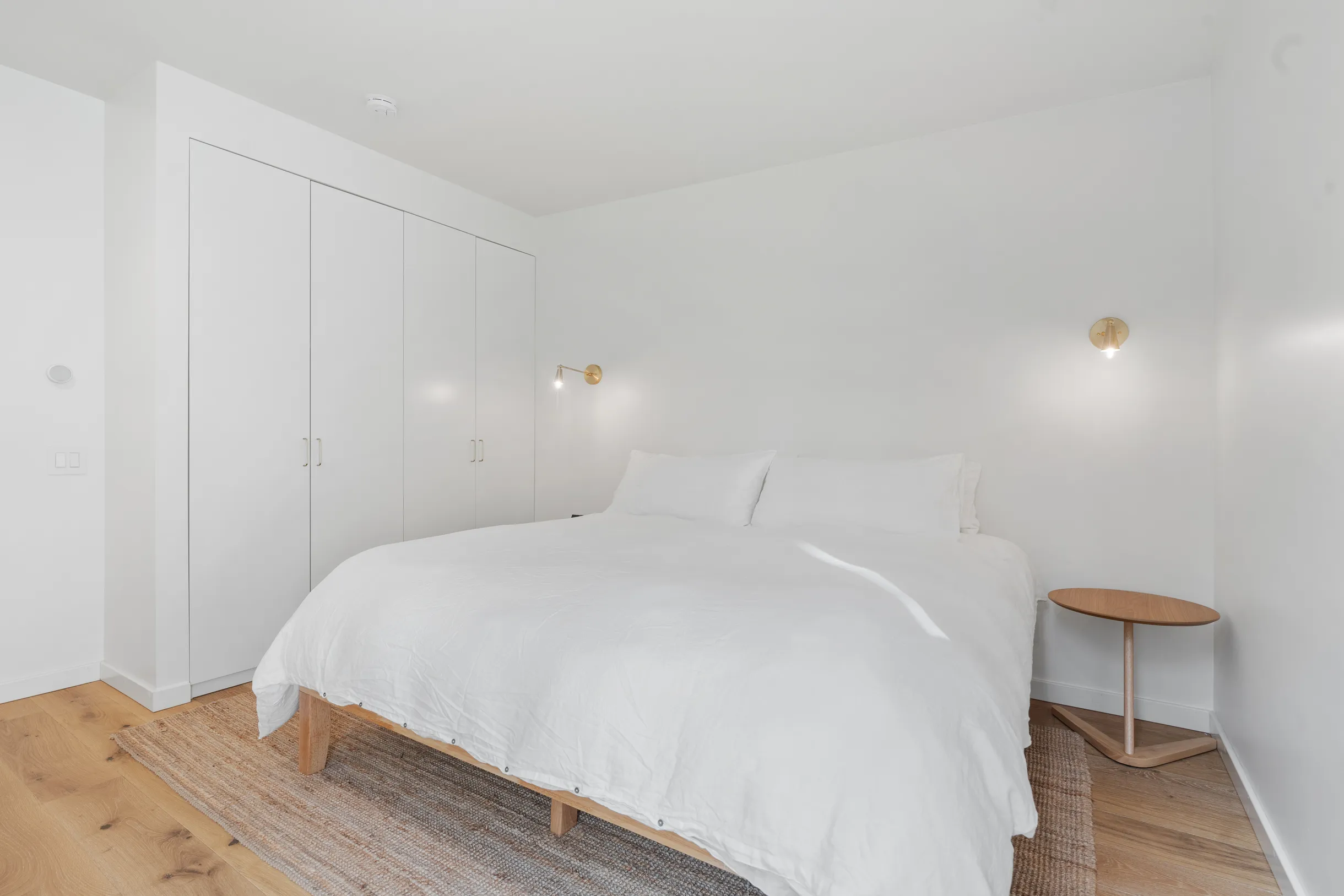 Designer's Glass Waterfront Lakehouse #12