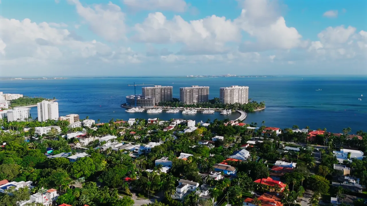 Wander Grove Banyan tour video