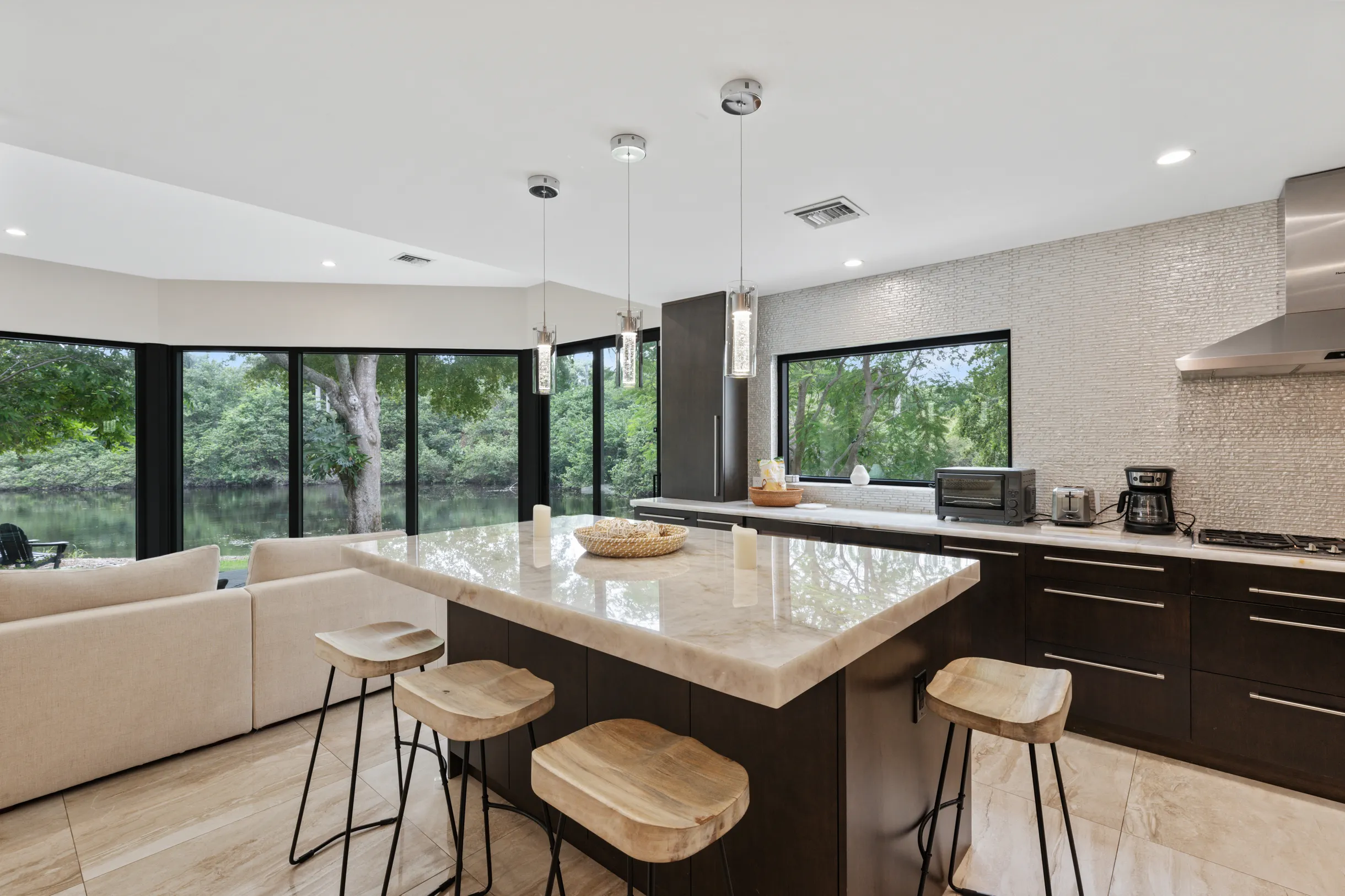 Lux Villa with pool on the water / Beach Access! #102