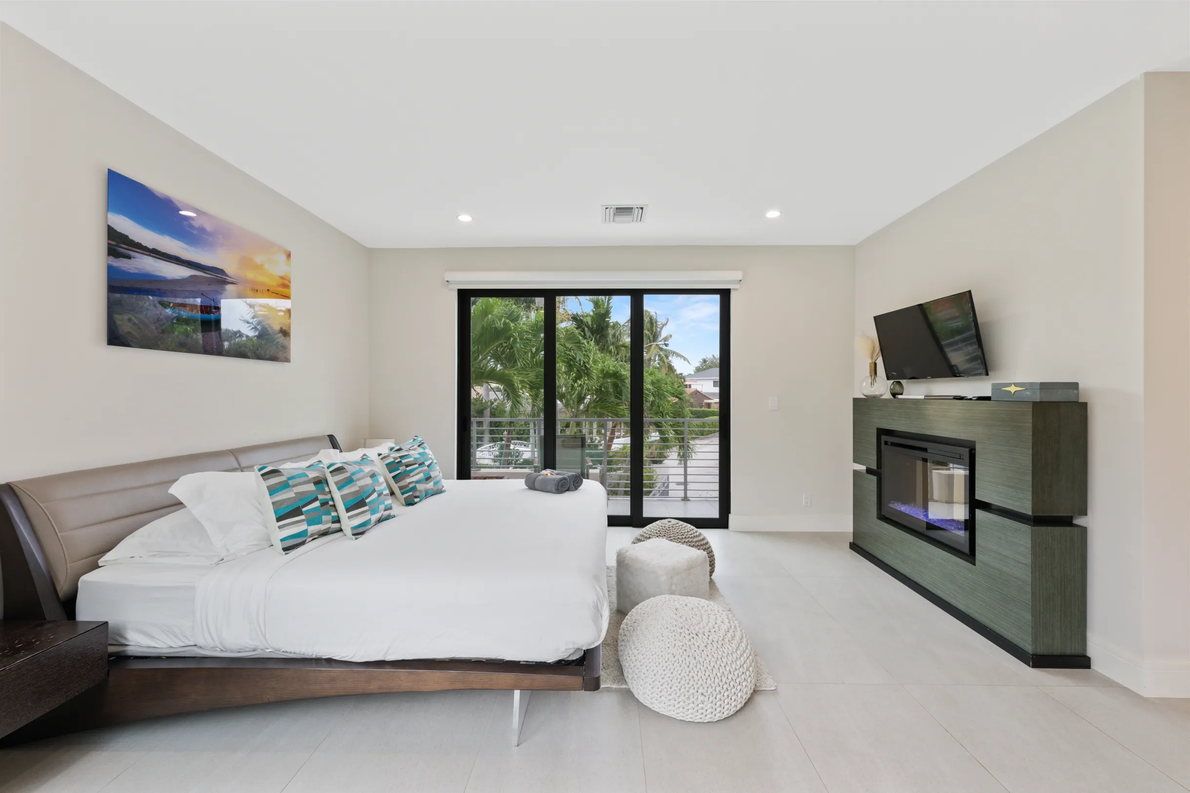 Lux Villa with pool on the water / Beach Access! #58