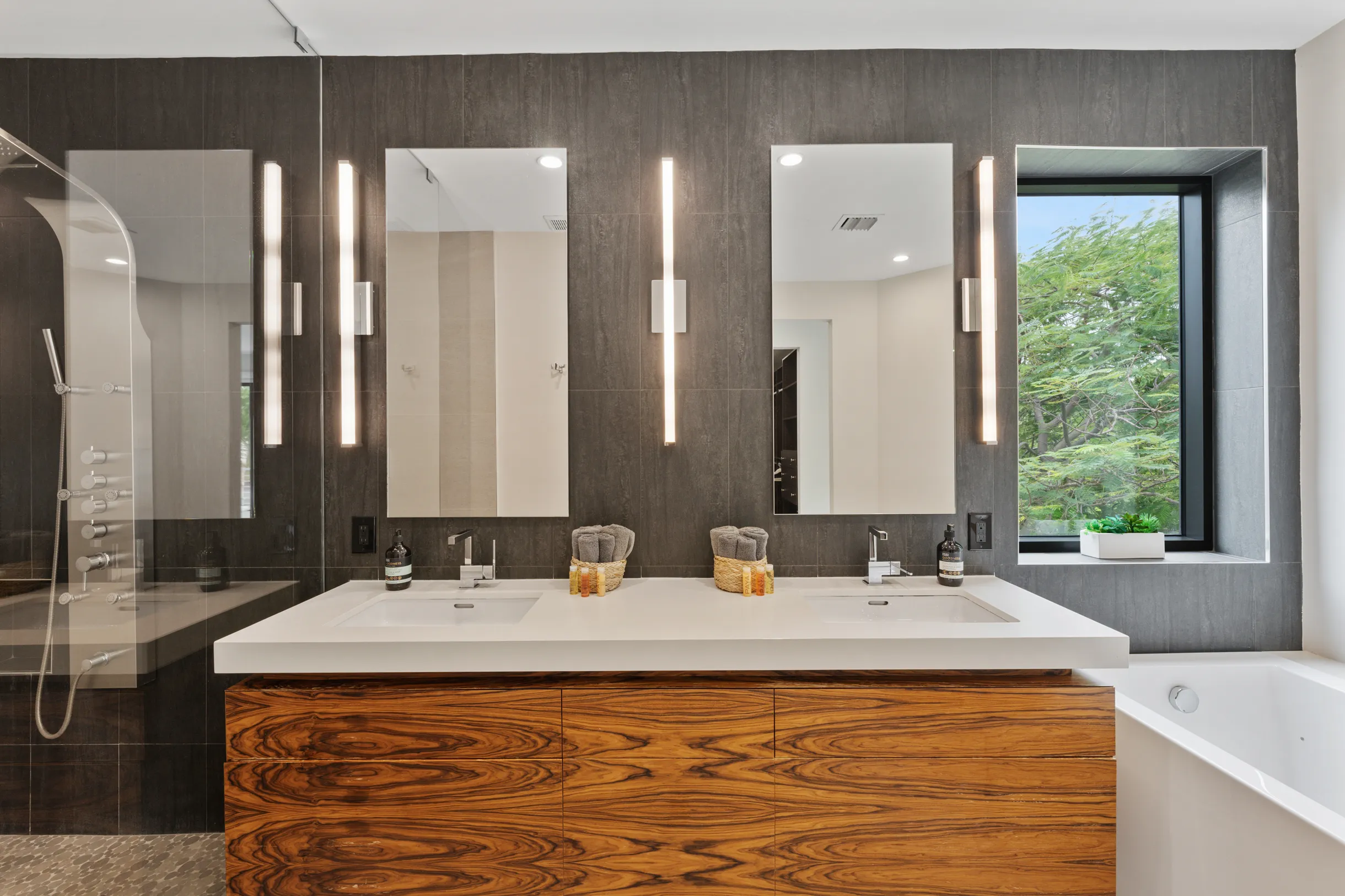 Lux Villa with pool on the water / Beach Access! #71