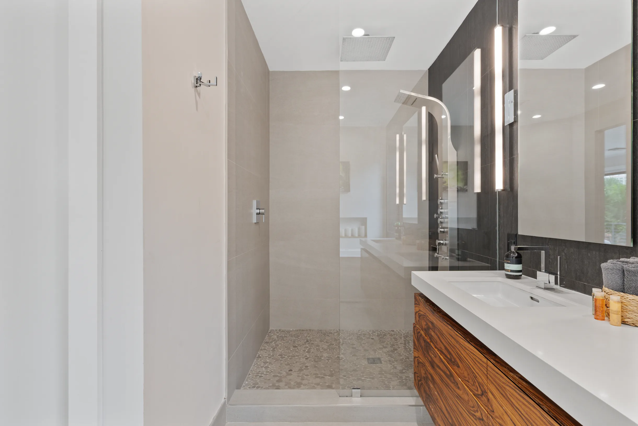 Lux Villa with pool on the water / Beach Access! #59