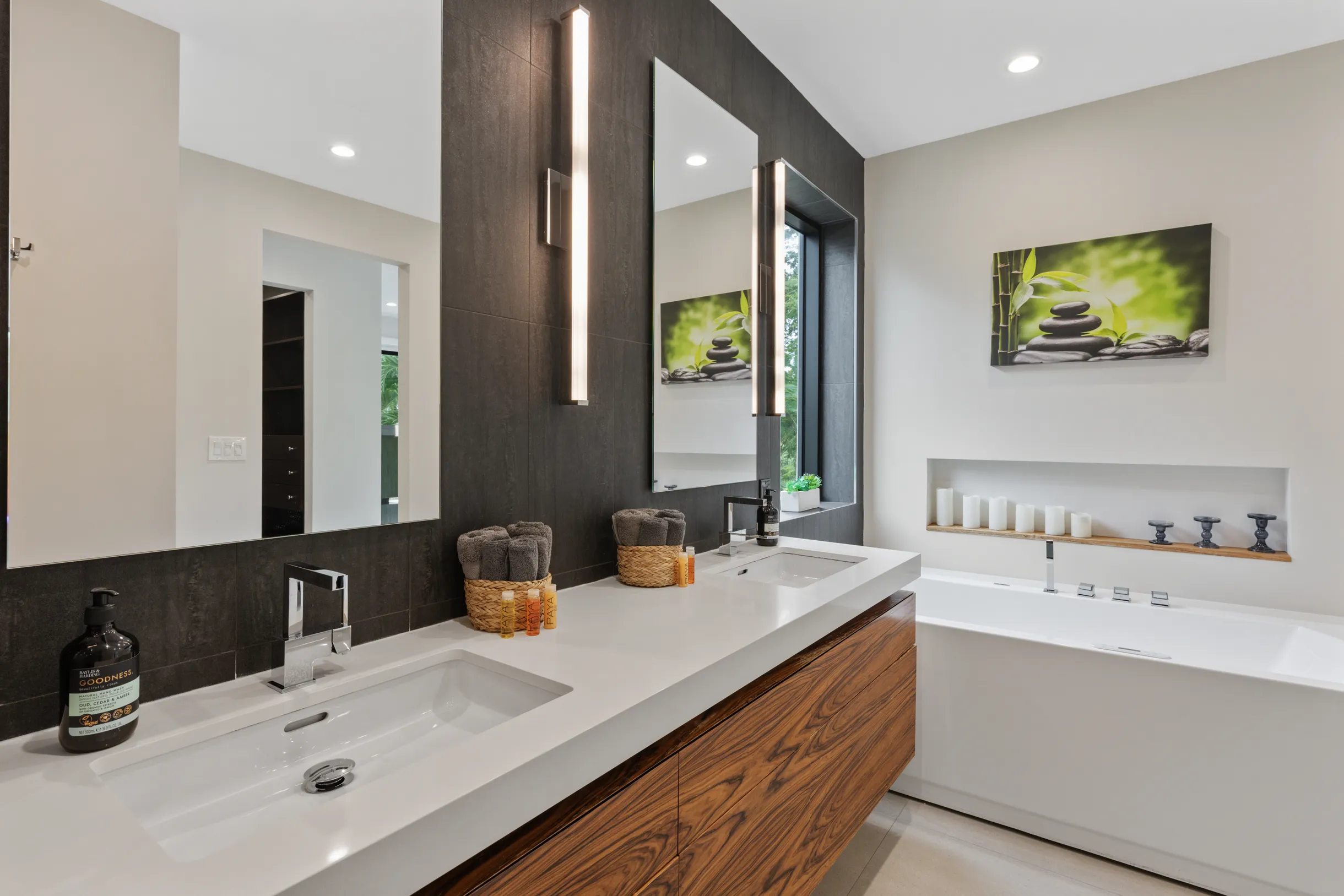 Lux Villa with pool on the water / Beach Access! #80