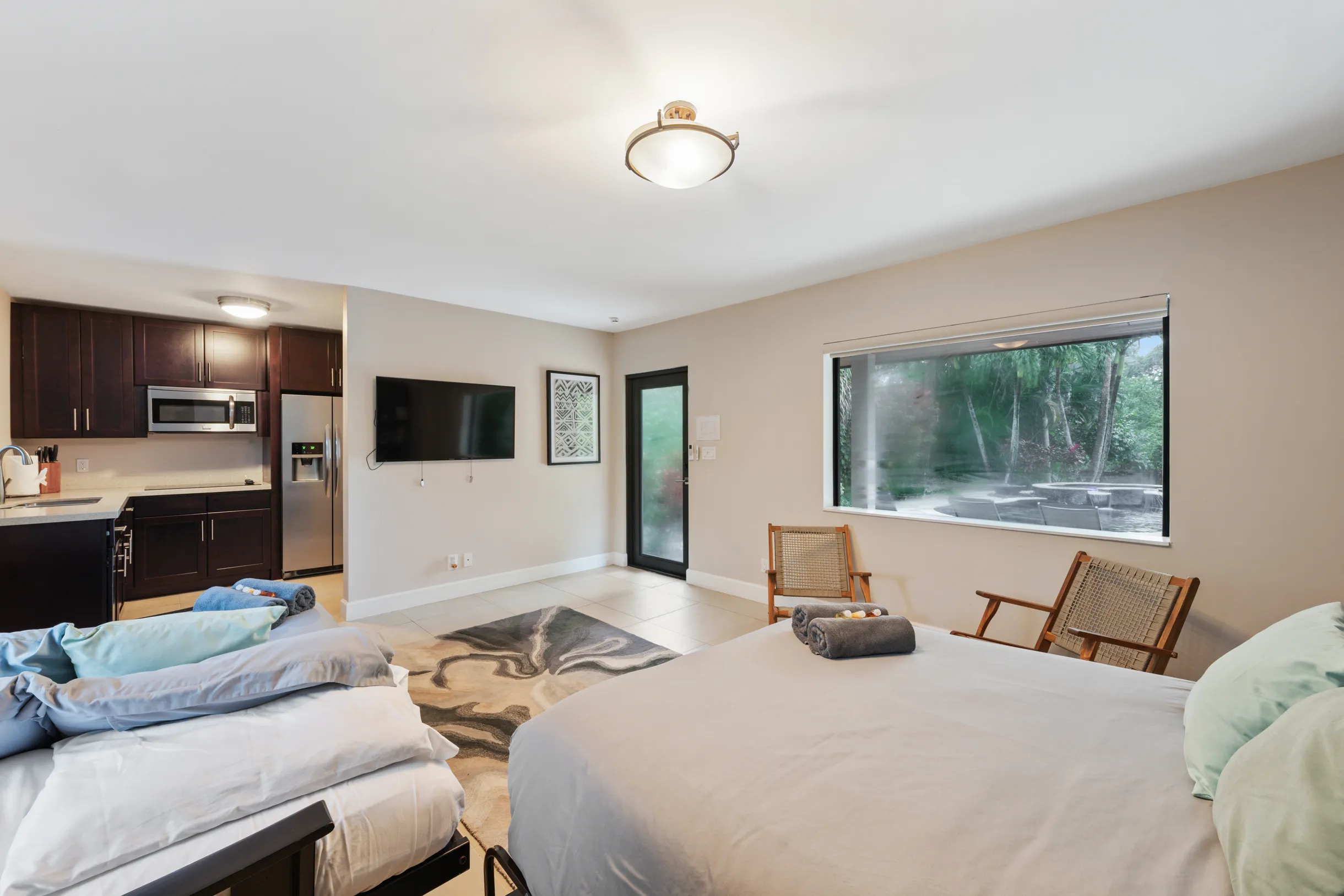 Lux Villa with pool on the water / Beach Access! #81