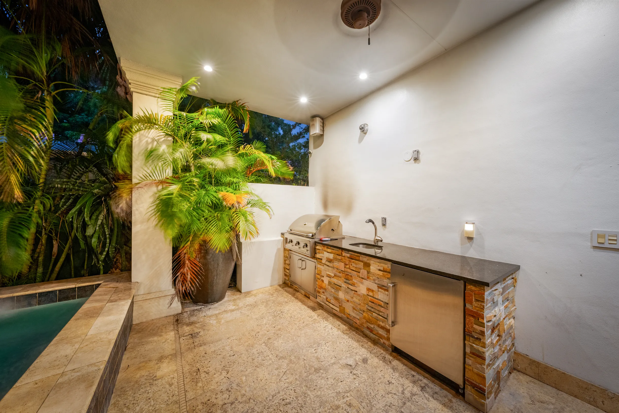 Wander Fort Lauderdale Gardens #23