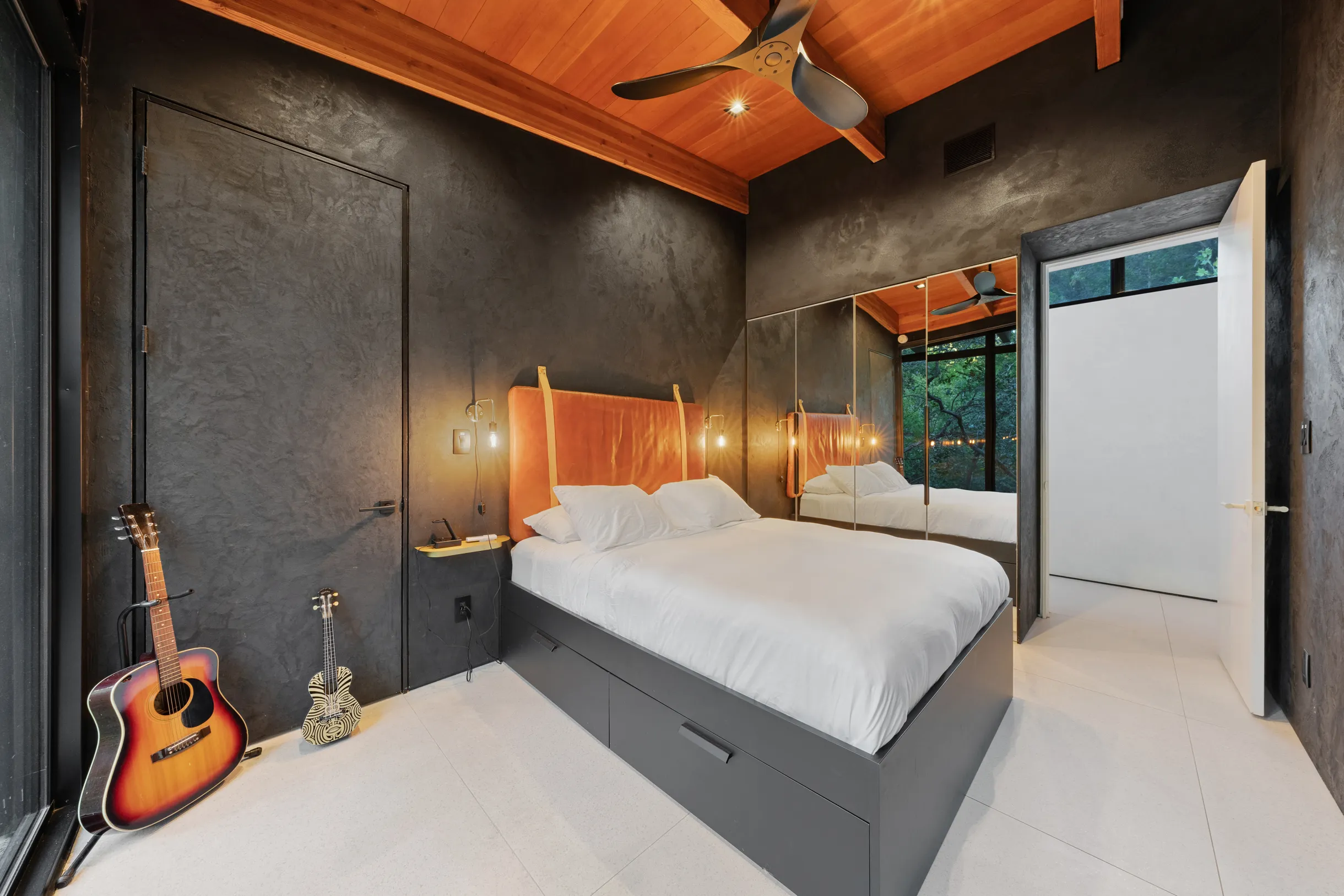 Wander Austin Falling Leaves #14