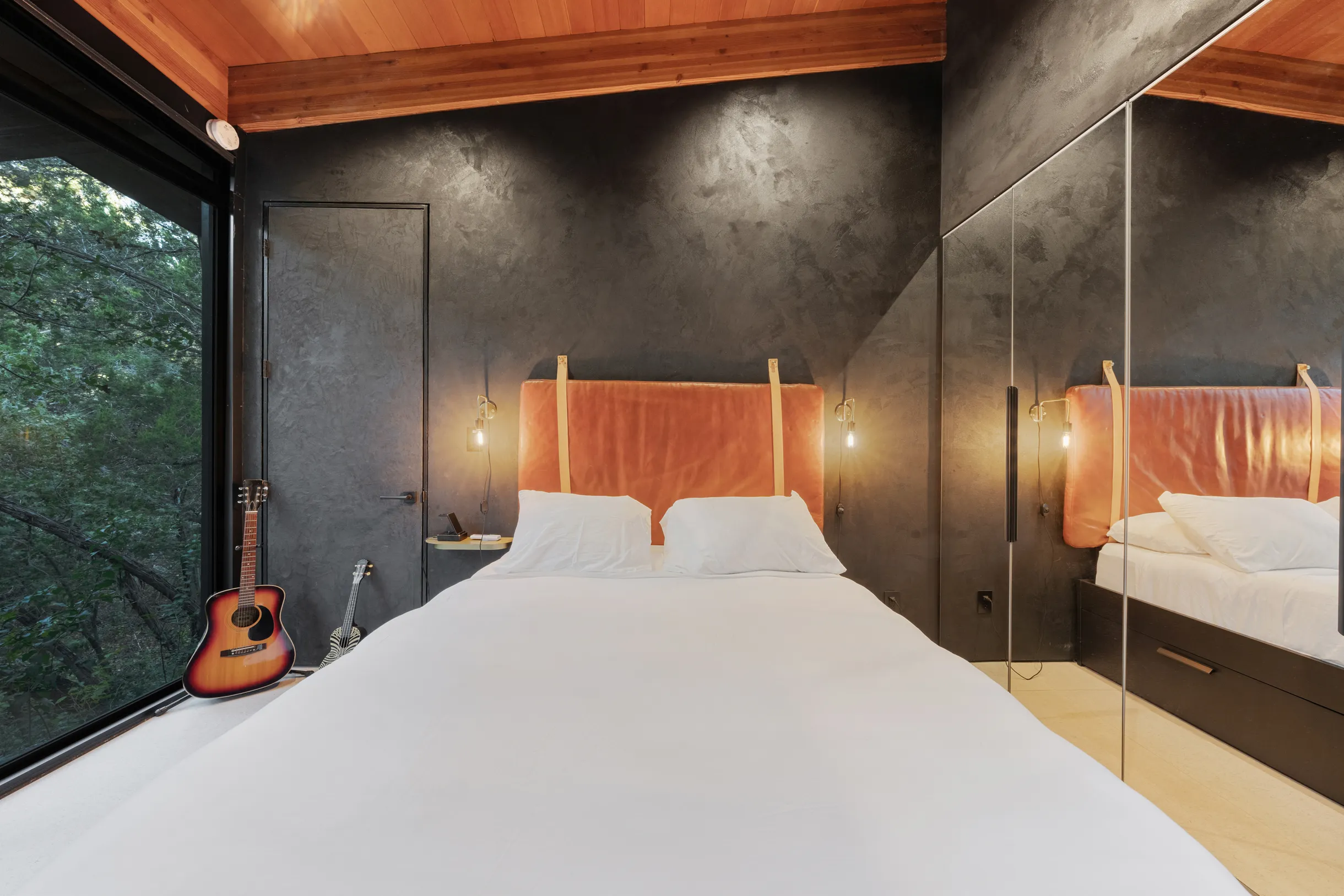 Wander Austin Falling Leaves #36