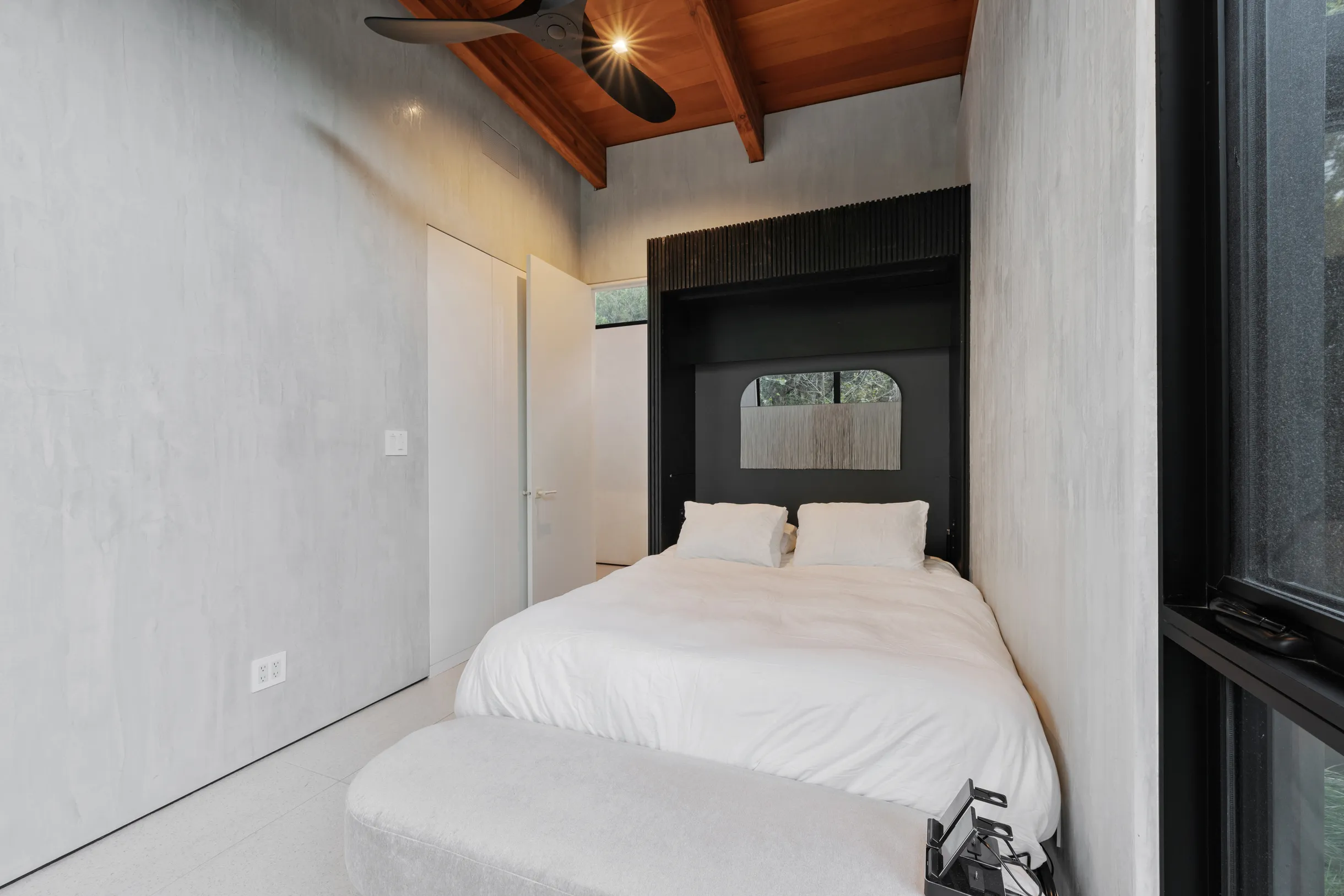 Wander Austin Falling Leaves #37