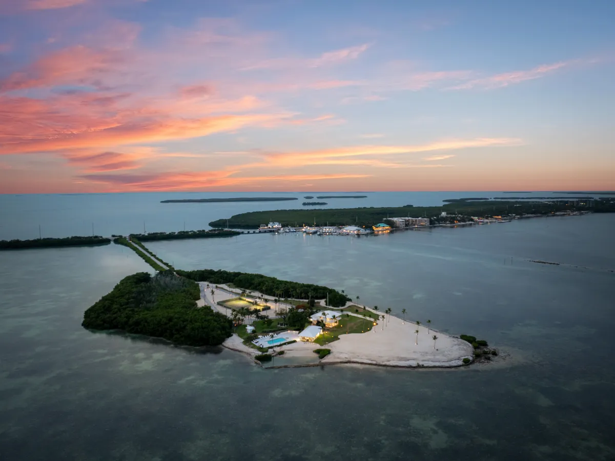 Exterior 1 - Image 2