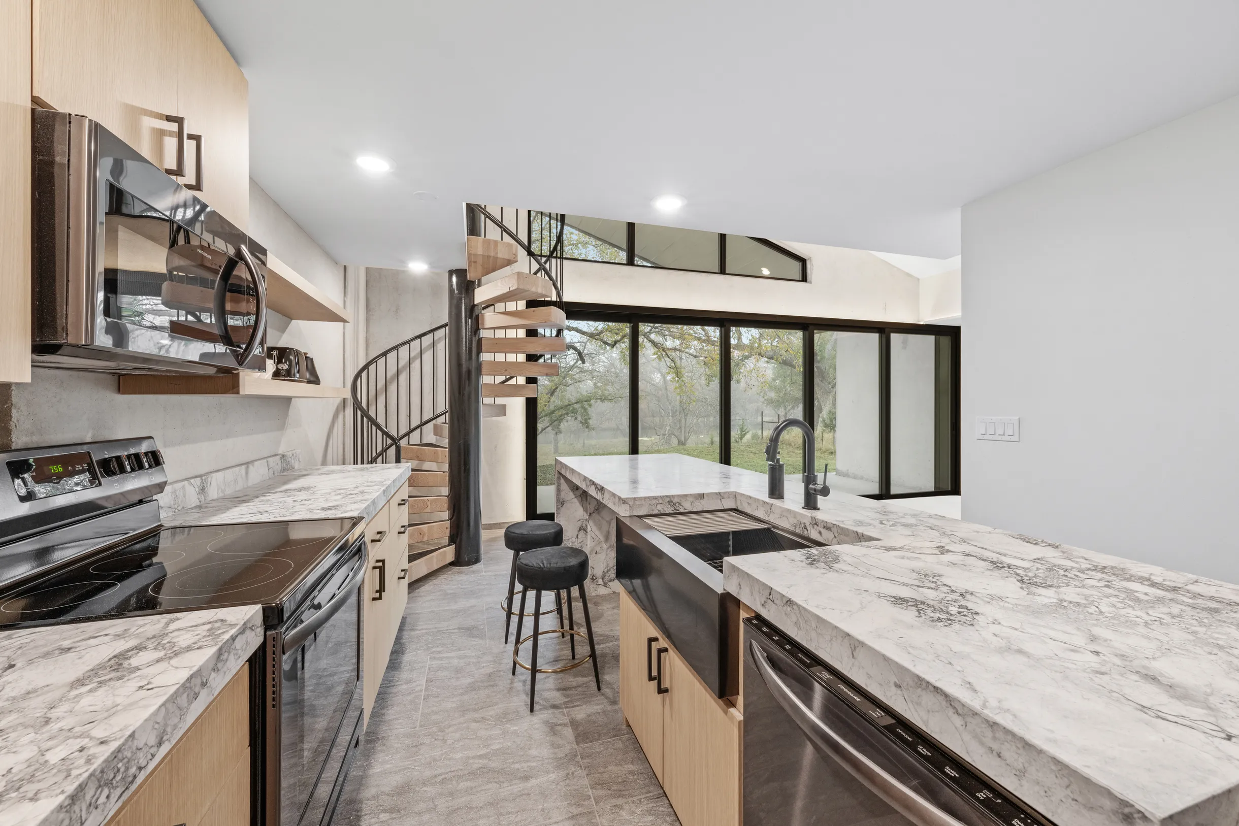 Wander Hunt River #64