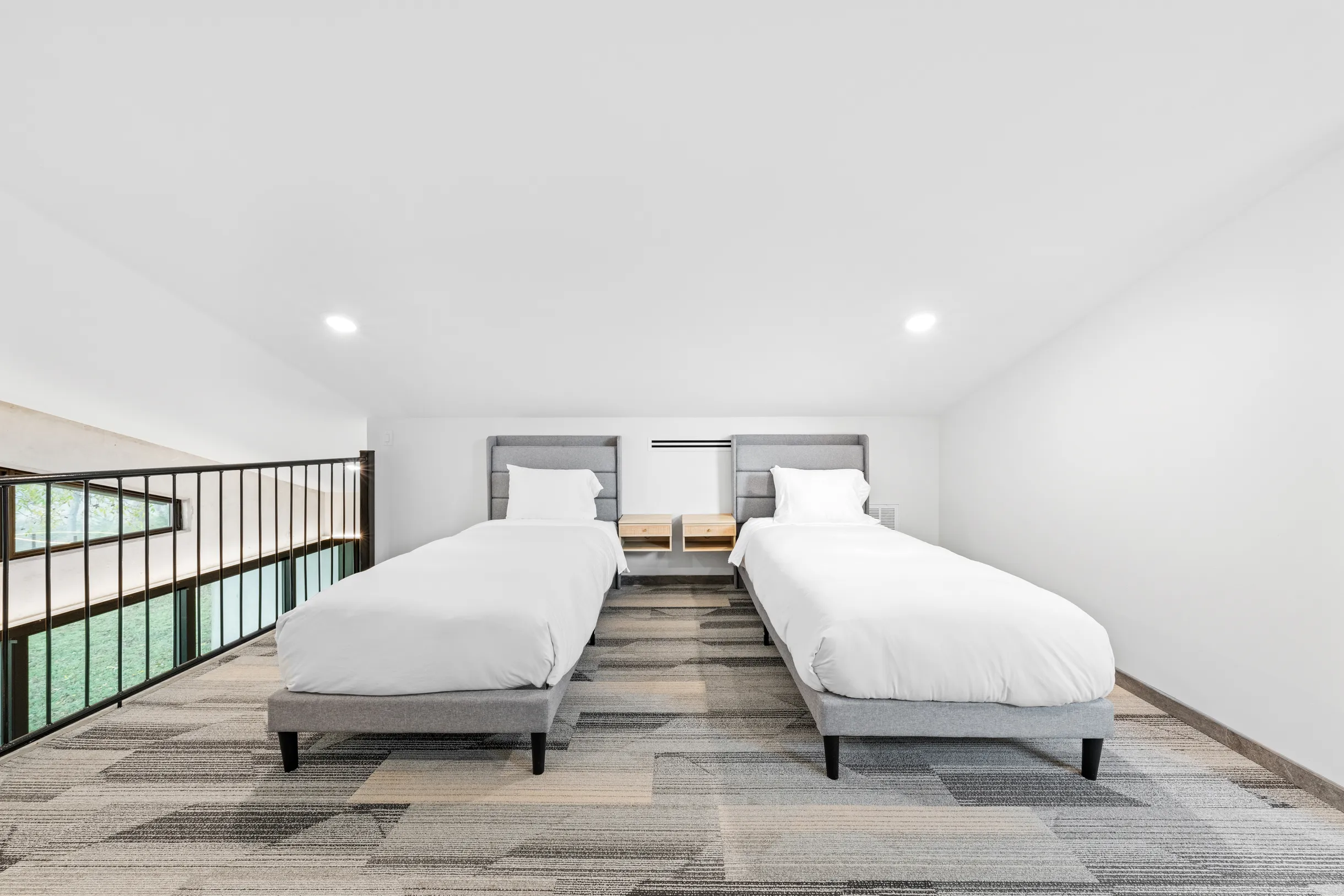 Wander Hunt River #24