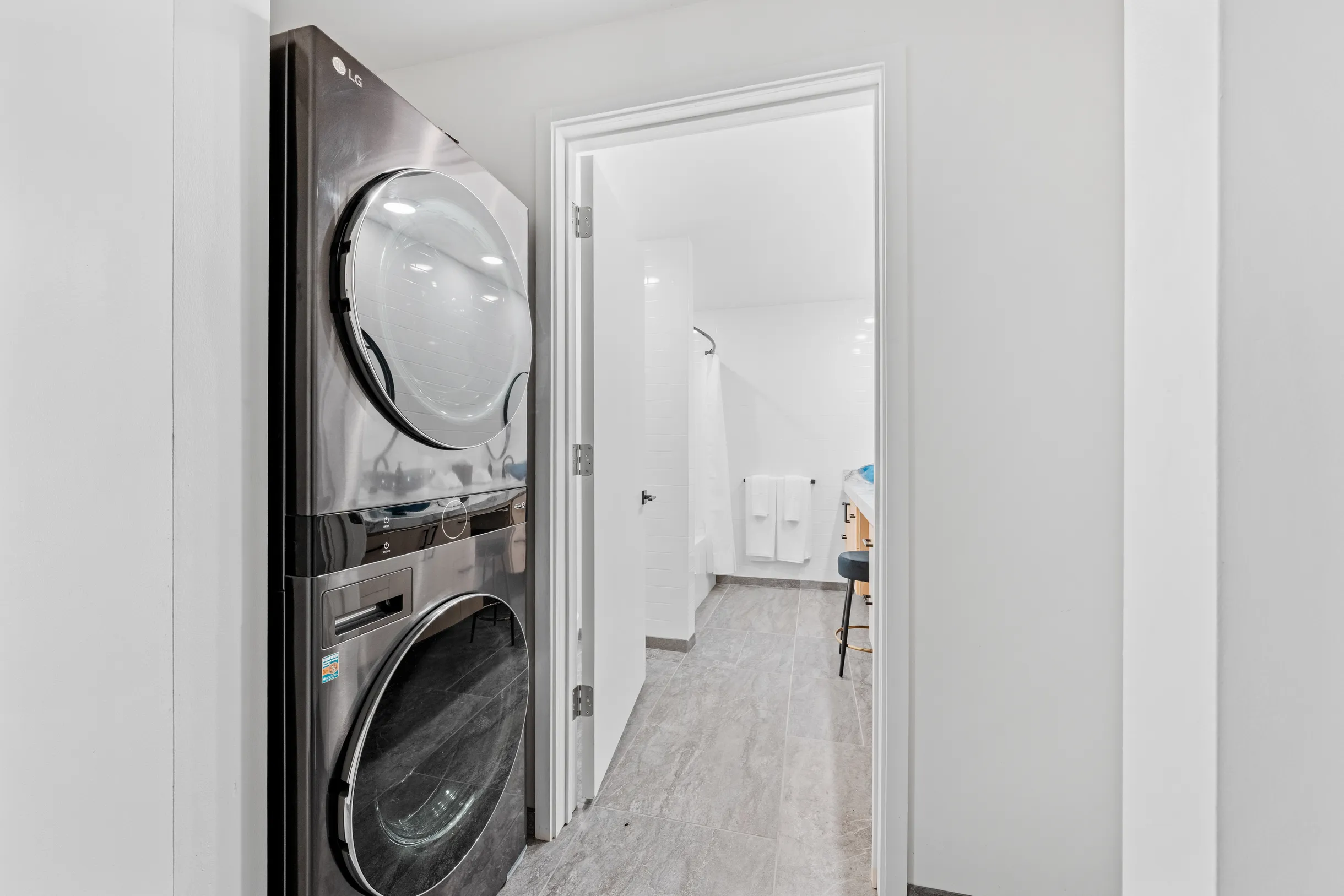 Wander Hunt River #25